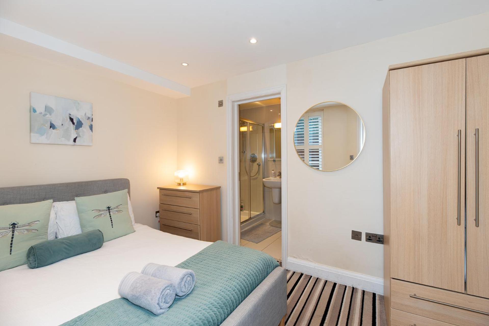 3 Bedroom With Private Terrace In Pimlico, Westminster, Victoria *