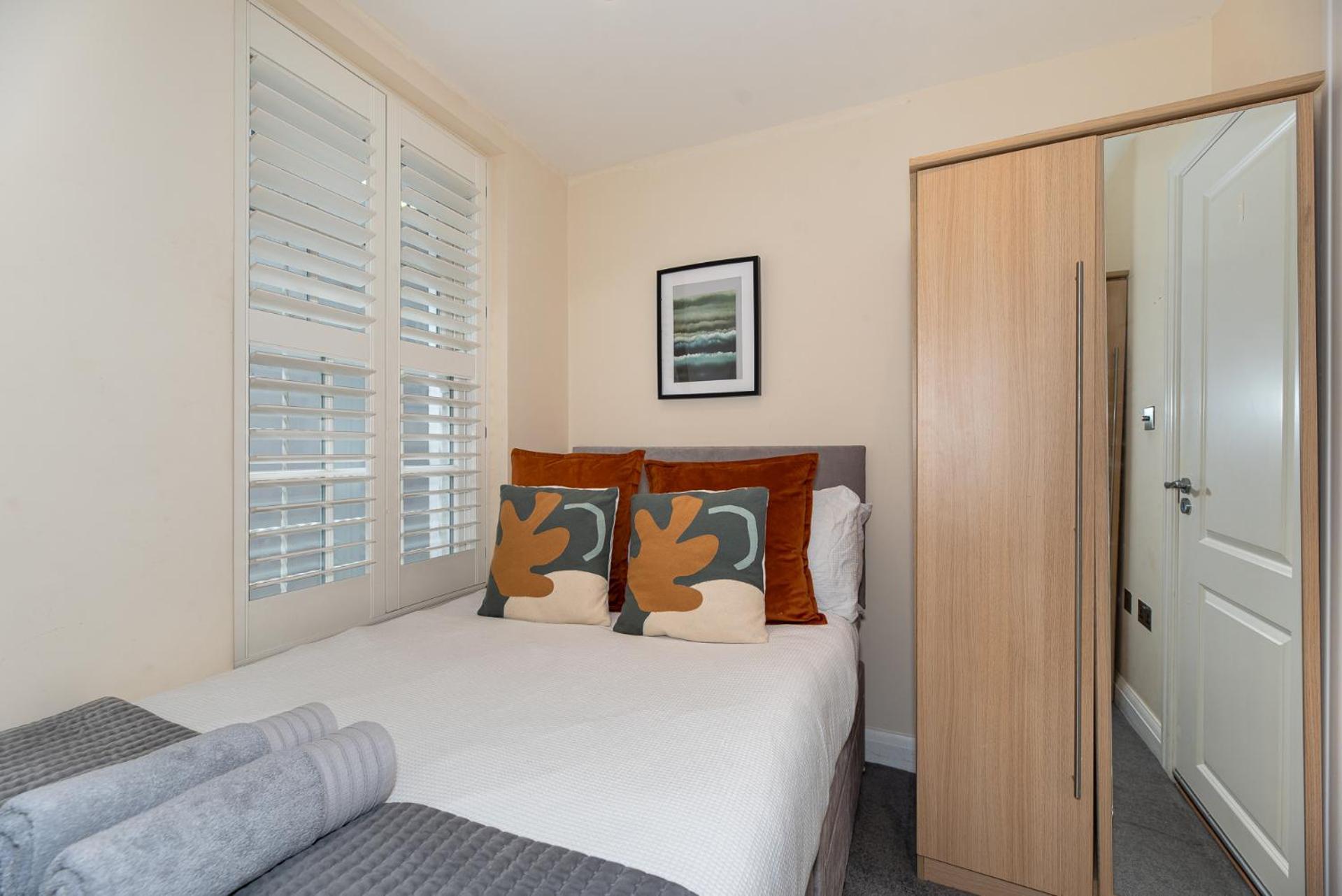 3 Bedroom With Private Terrace In Pimlico, Westminster, Victoria London
