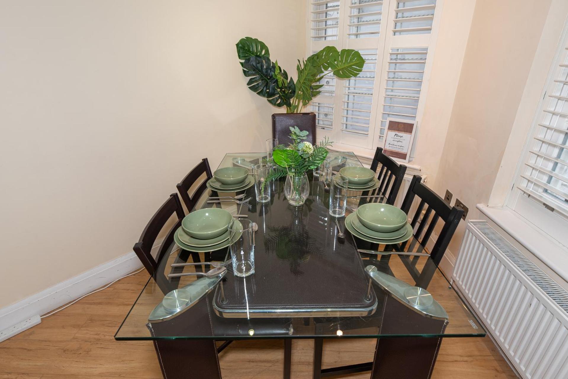 3 Bedroom With Private Terrace In Pimlico, Westminster, Victoria Apartment London