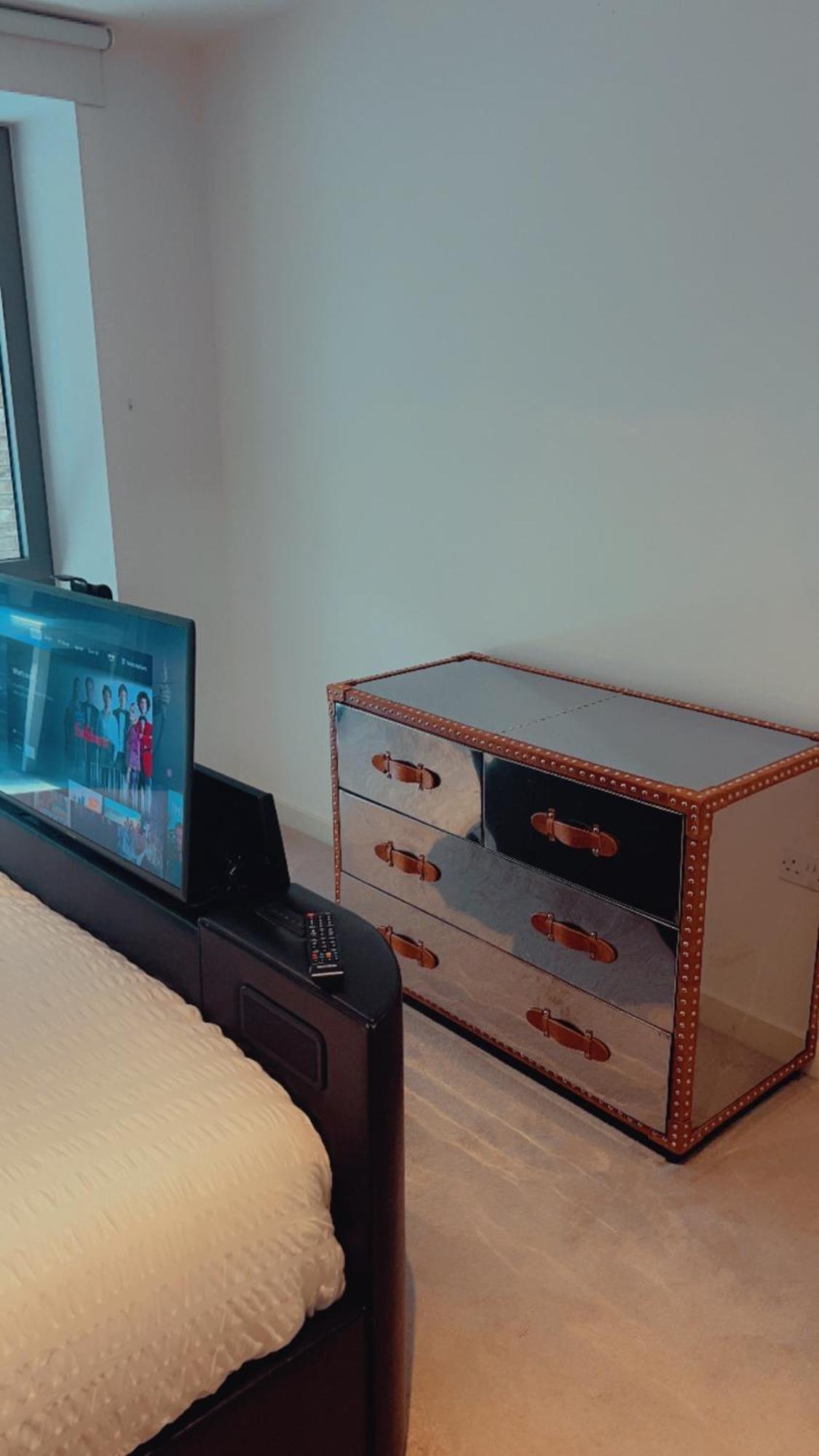 Luxe 2 Bedroom And Sofa Bed - Up To 6 Guests Londres