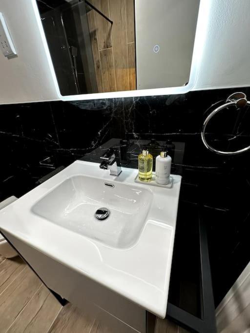 Stylish Flat In Notting Hill * London