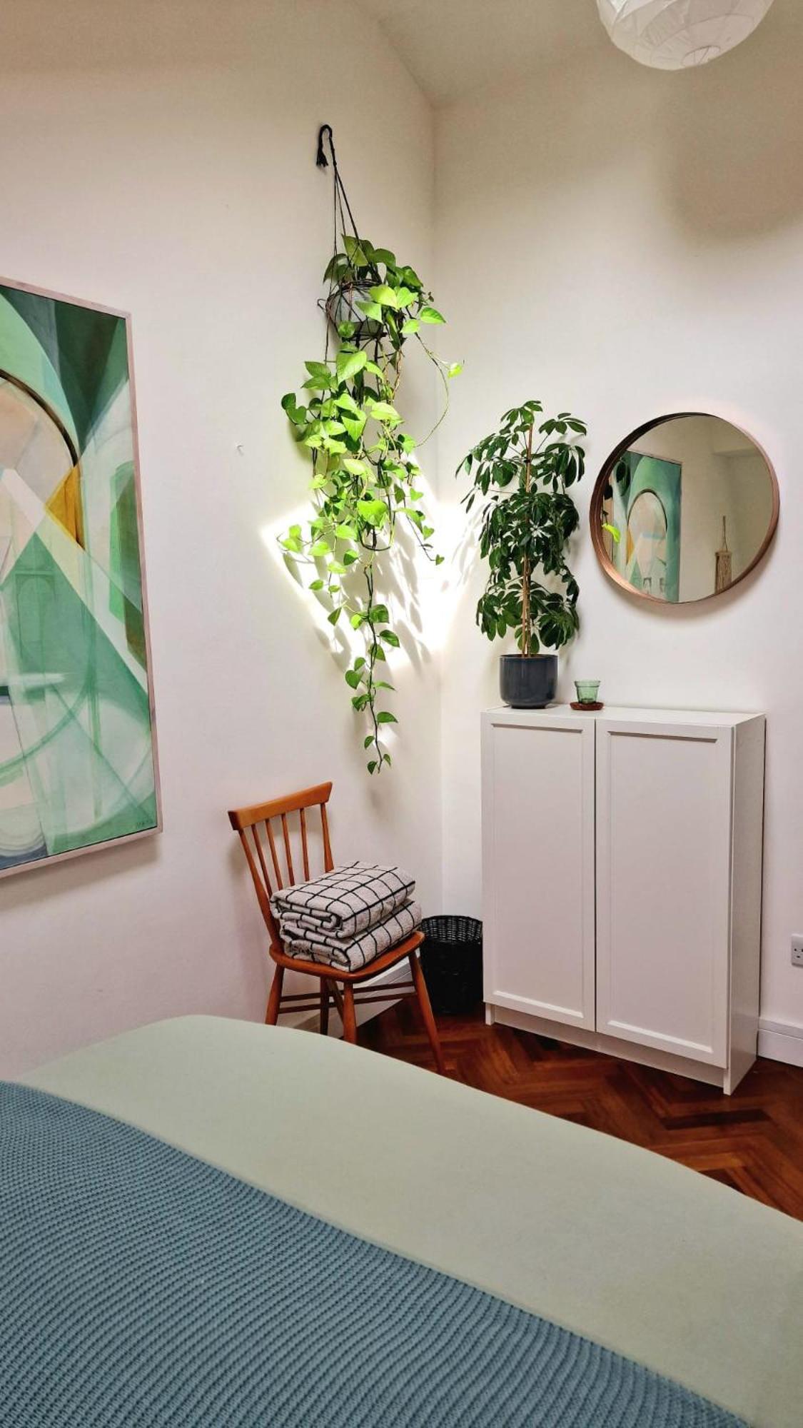 Charming Bedroom In Artist Studio * London