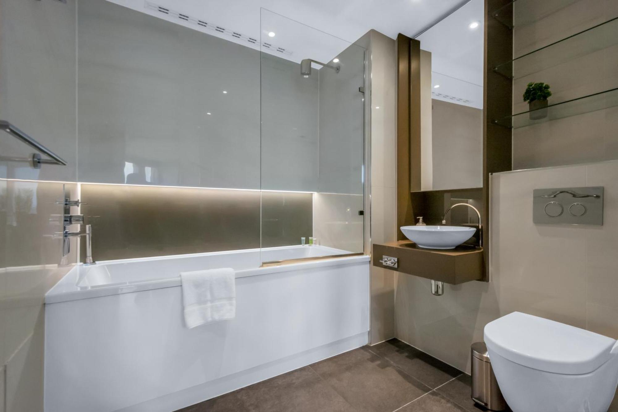 Mysquare Two Bed Serviced In Old Street Londen