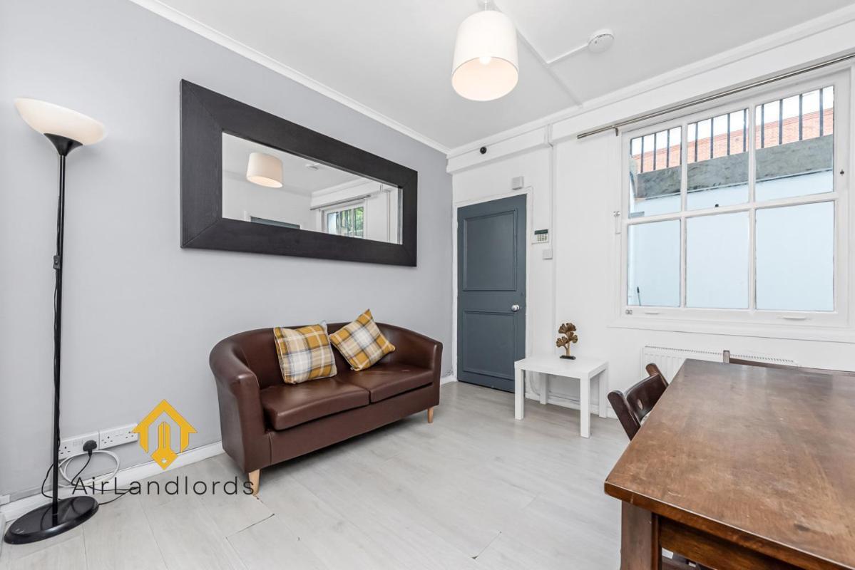 Fantastic 4 Bedroom In Russell Square Londen