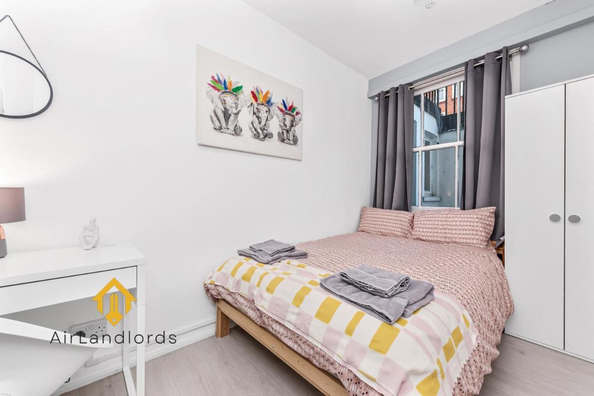 Fantastic 4 Bedroom In Russell Square Appartement