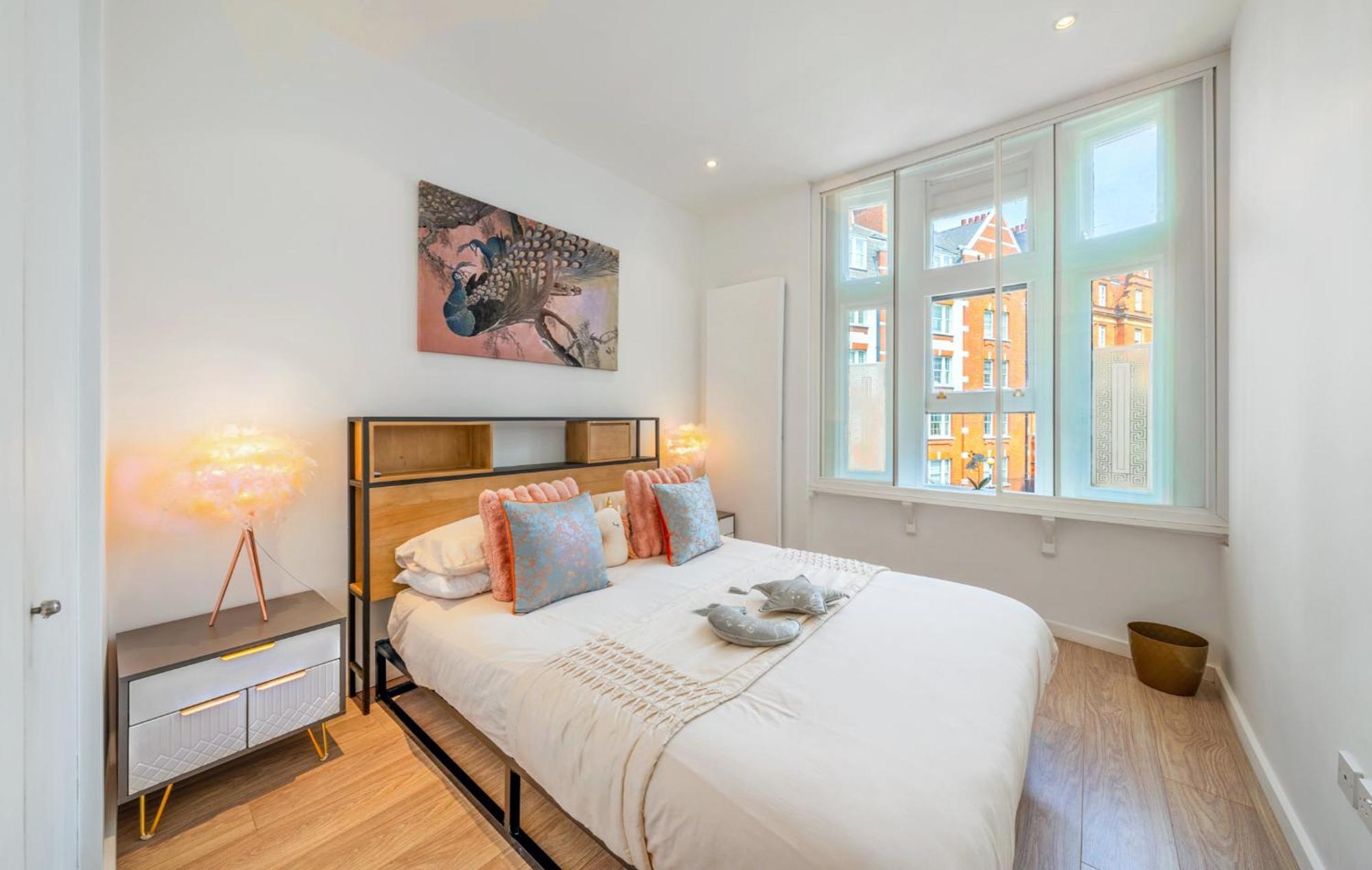 Designer Victorian Flat With Huge Terrace *