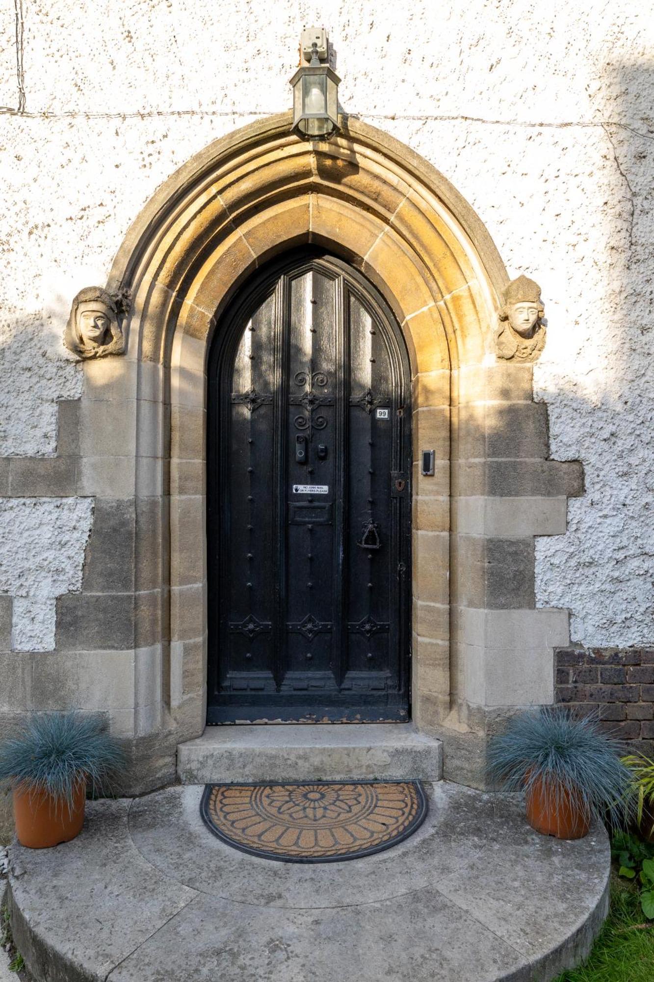 The Vicarage Tooting, Sw17 Guest house London