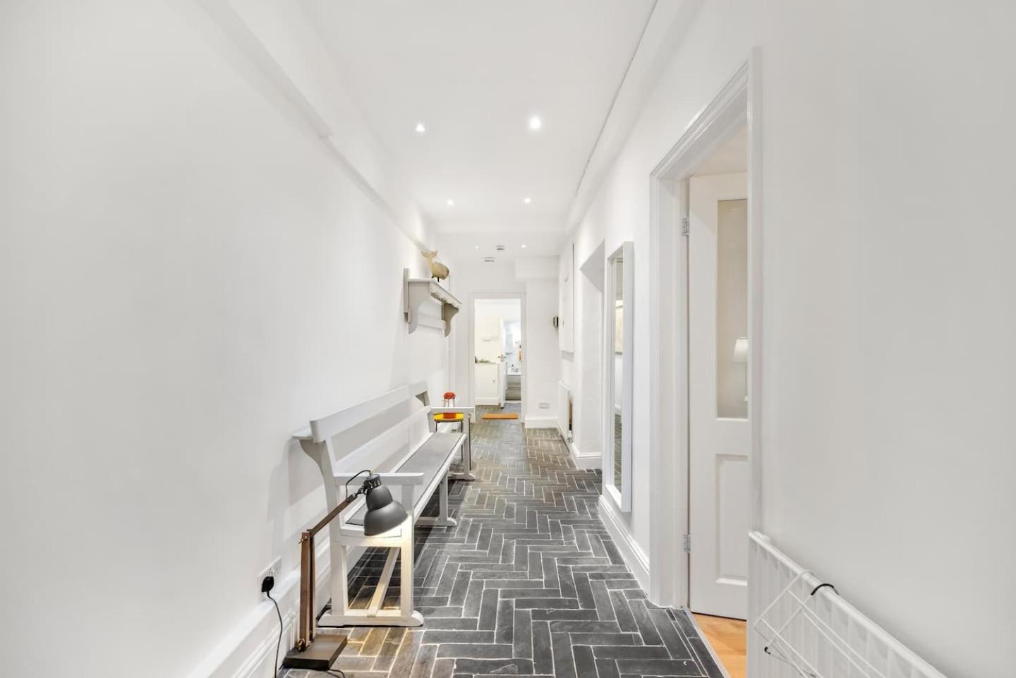 3 Bedroom 2 Bathroom Victorian Flat In Kensington