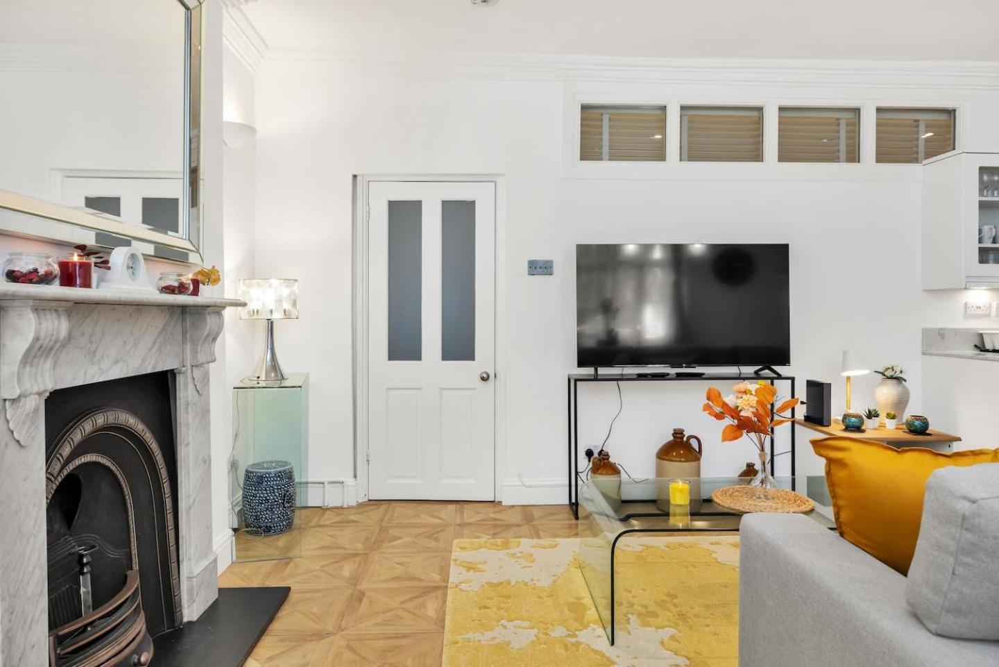 3 Bedroom 2 Bathroom Victorian Flat In Kensington Appartement