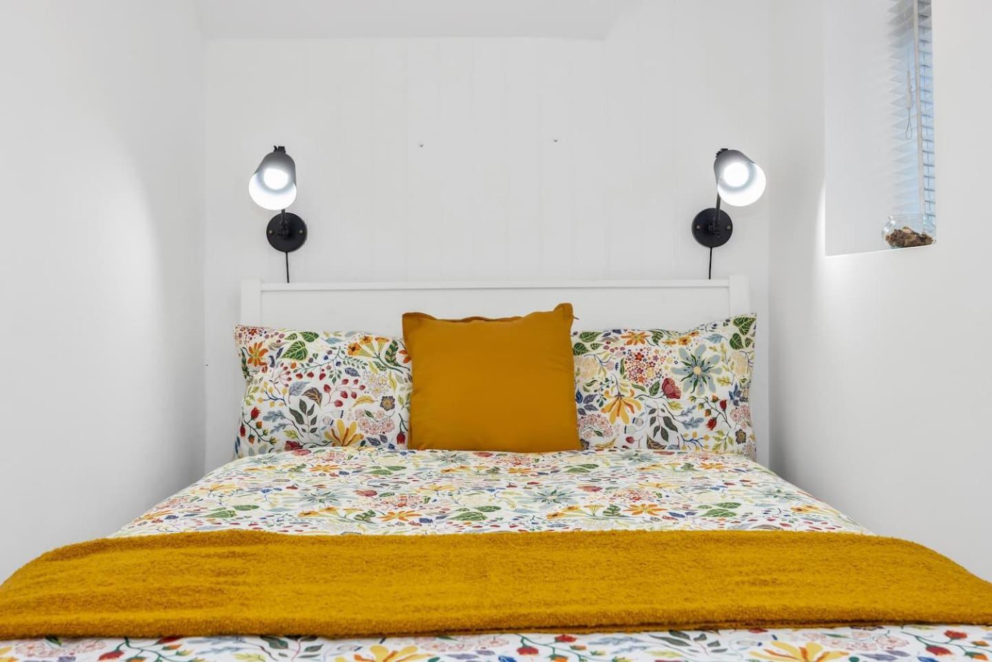 3 Bedroom 2 Bathroom Victorian Flat In Kensington *