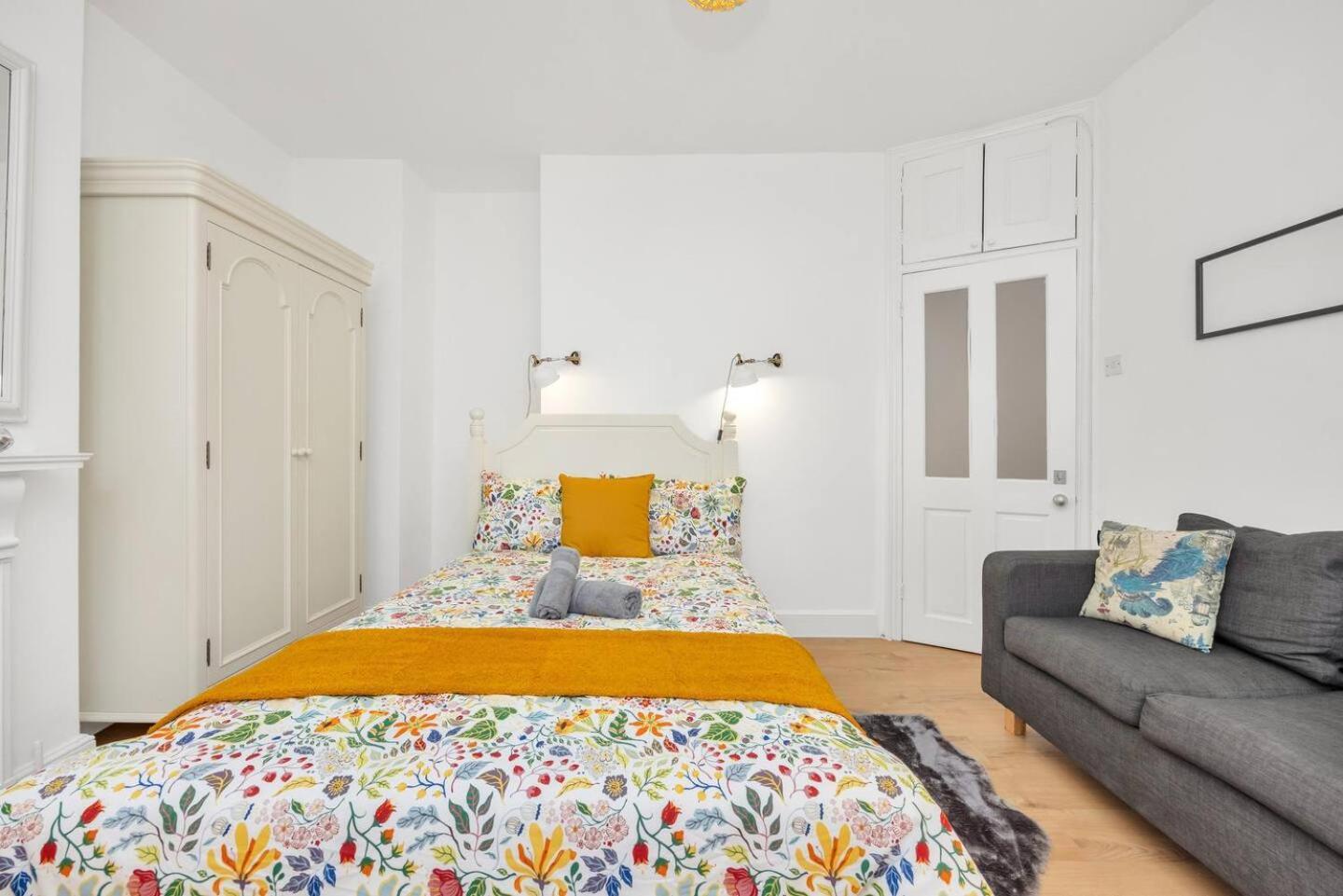 Appartement 3 Bedroom 2 Bathroom Victorian Flat In Kensington *