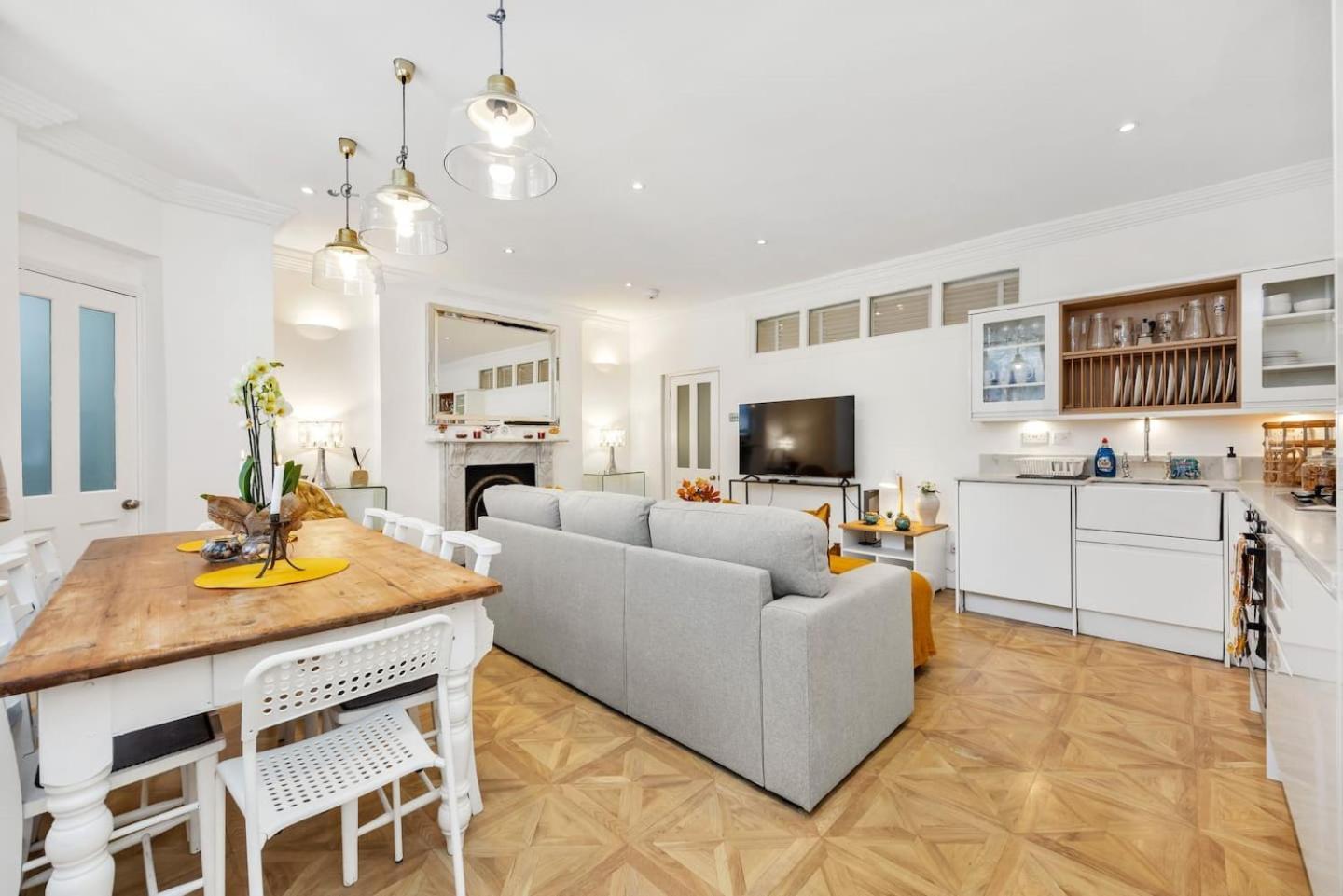 Appartement 3 Bedroom 2 Bathroom Victorian Flat In Kensington