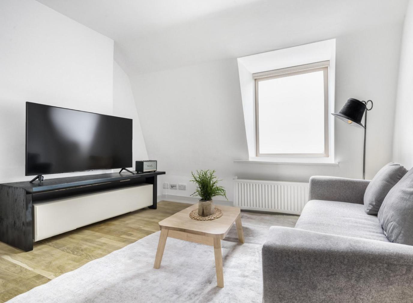Modern City Living In Prime Location Leilighet