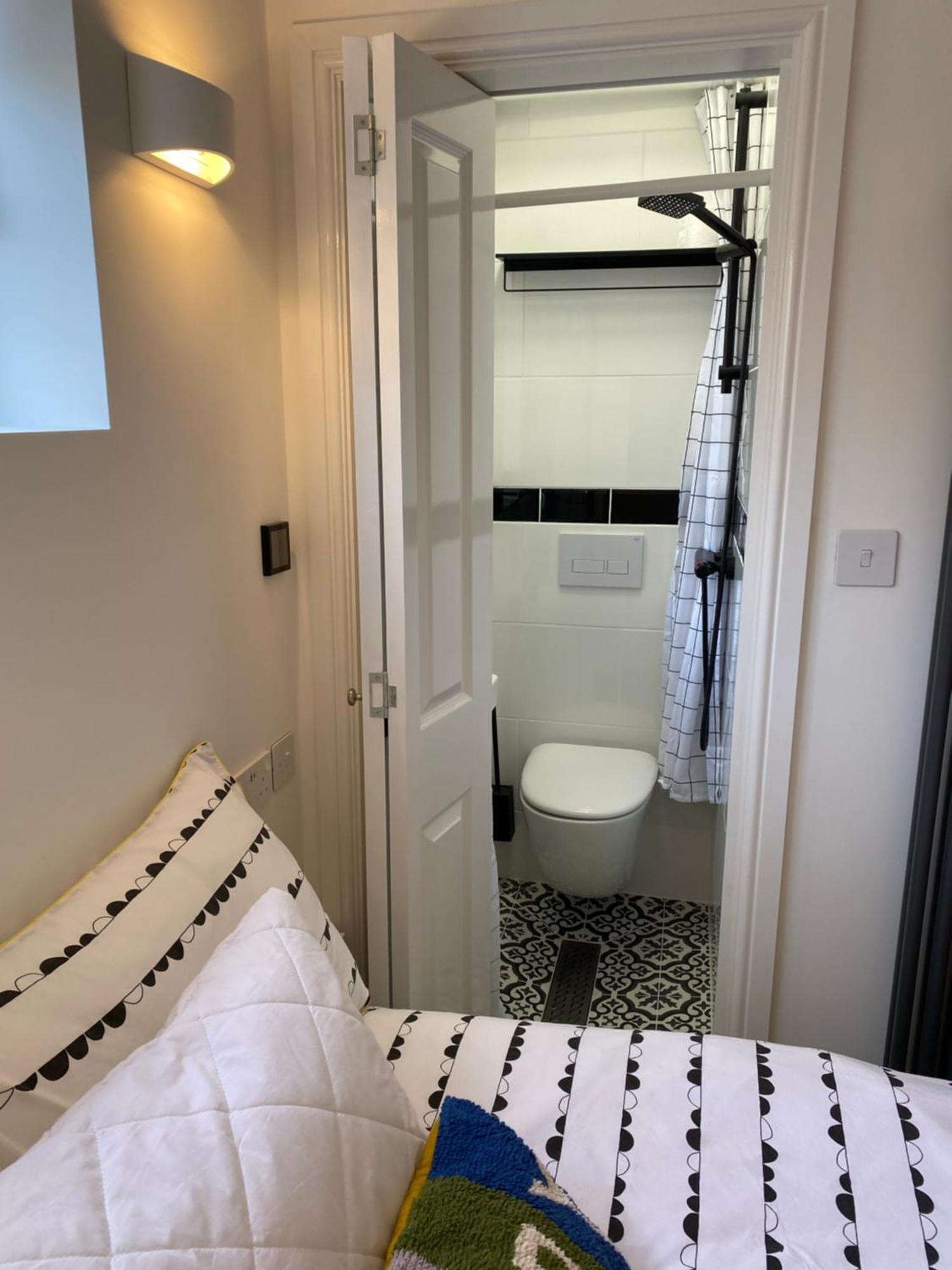 Leilighet Two Bedroom Two Bathrooms Superior London