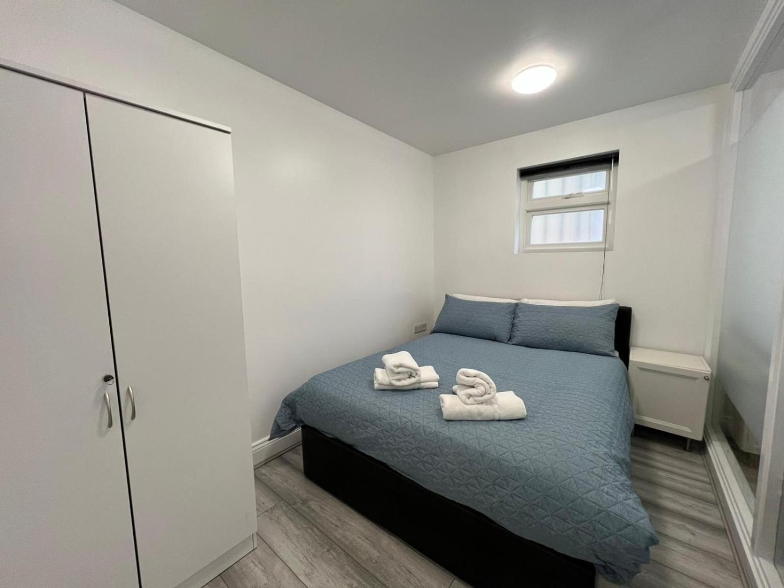 Modern Comfort One Bed Flat In Golders London