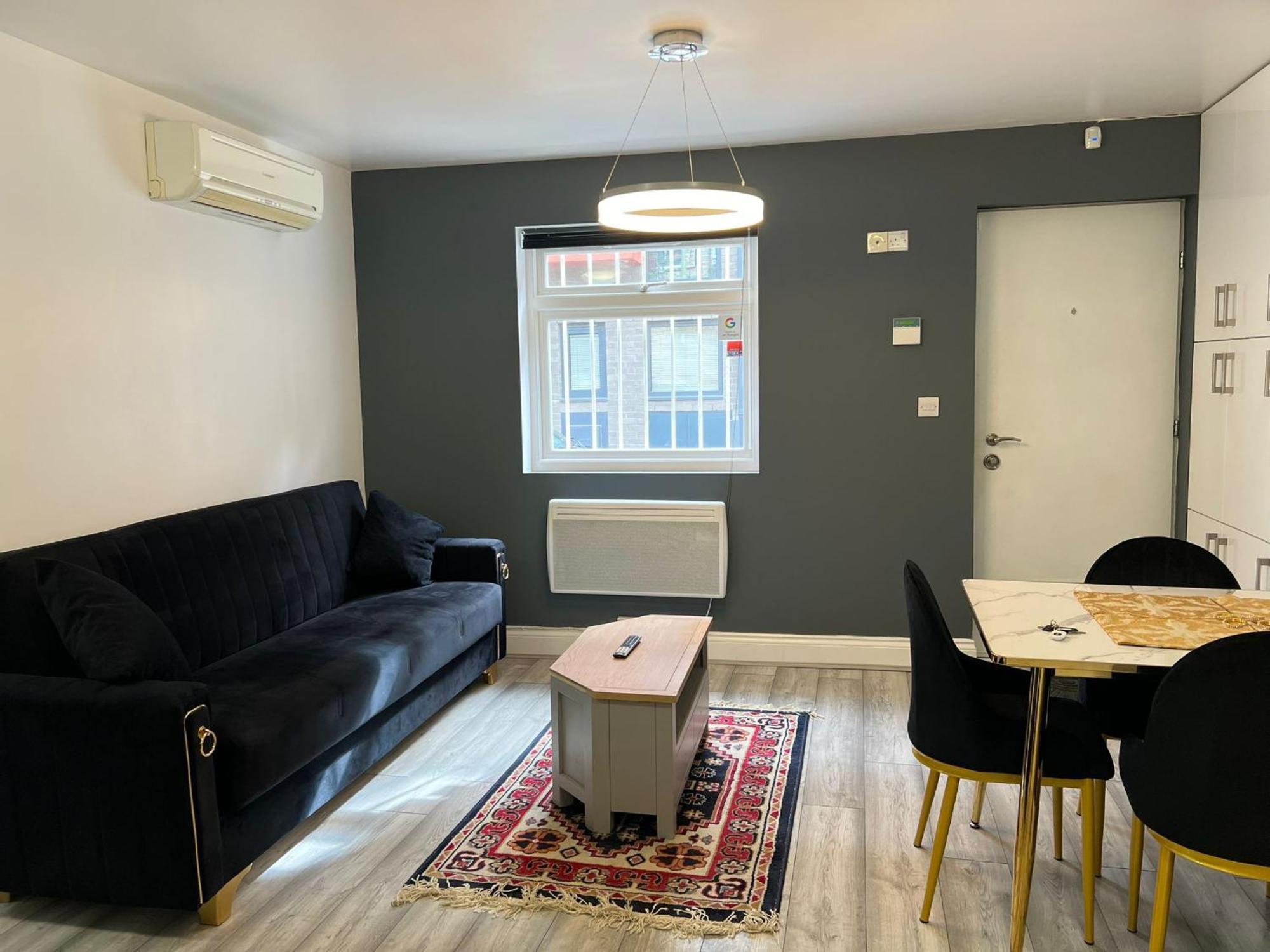 Modern Comfort One Bed Flat In Golders * London