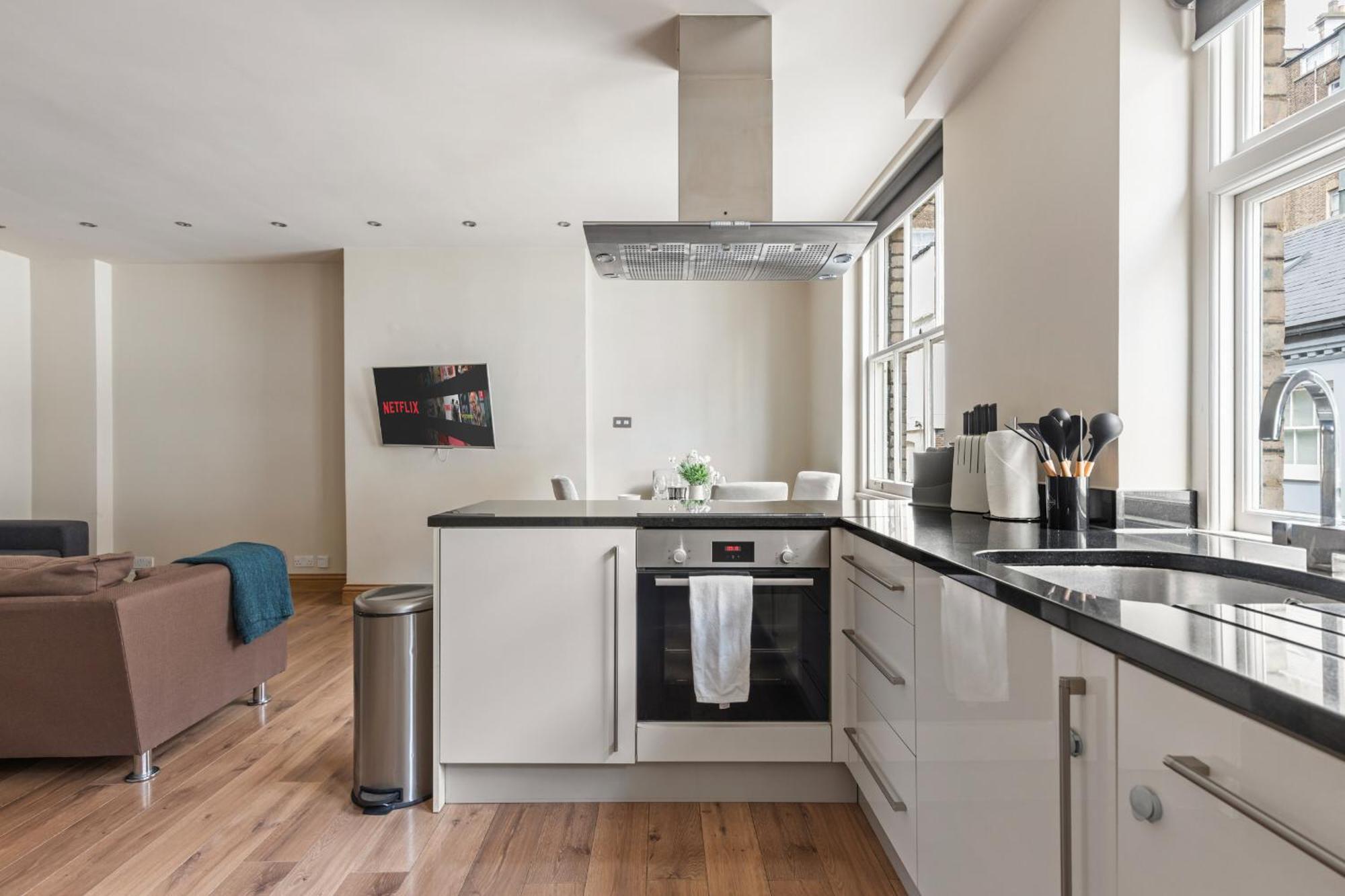 Enchanting Hideaway - La Reserve South Kensington Apartment London