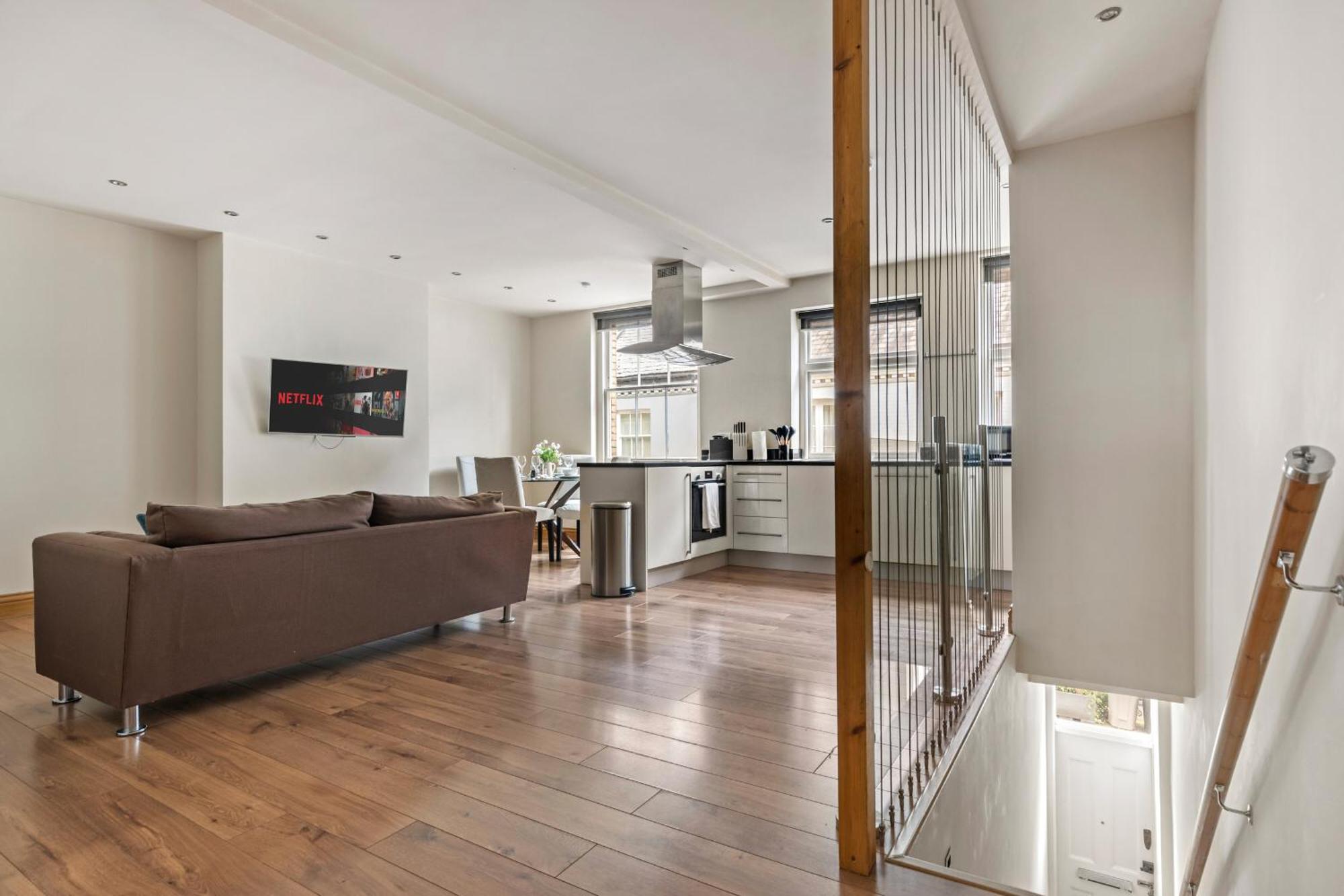 Enchanting Hideaway - La Reserve South Kensington *
