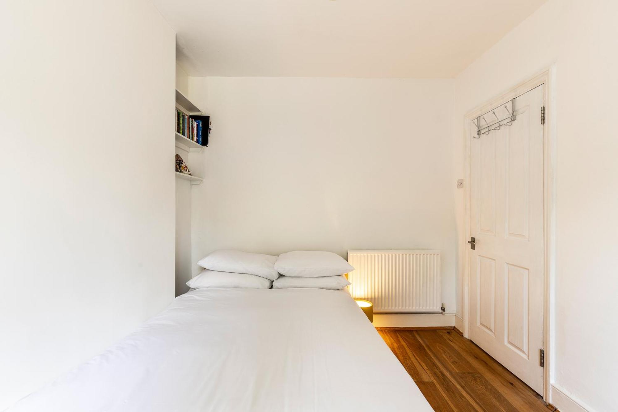 Retro Charm And Modern Comforts Appartement Londen