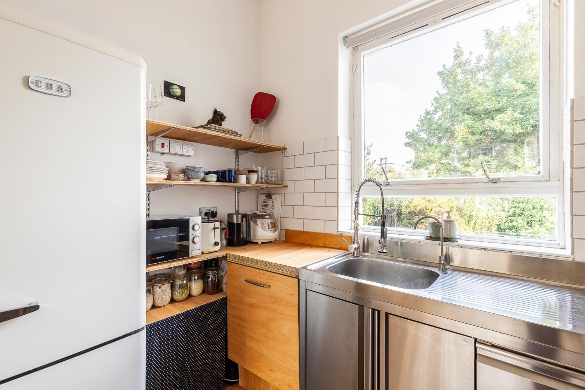 Appartement Retro Charm And Modern Comforts