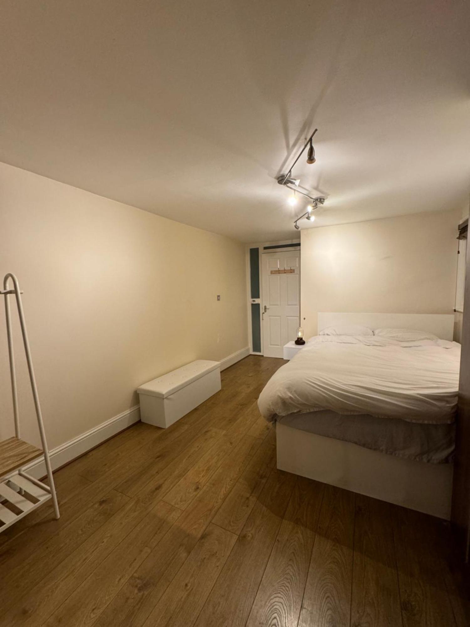 A Beautiful With A Private Garden Accommodatie bij particulieren Londen