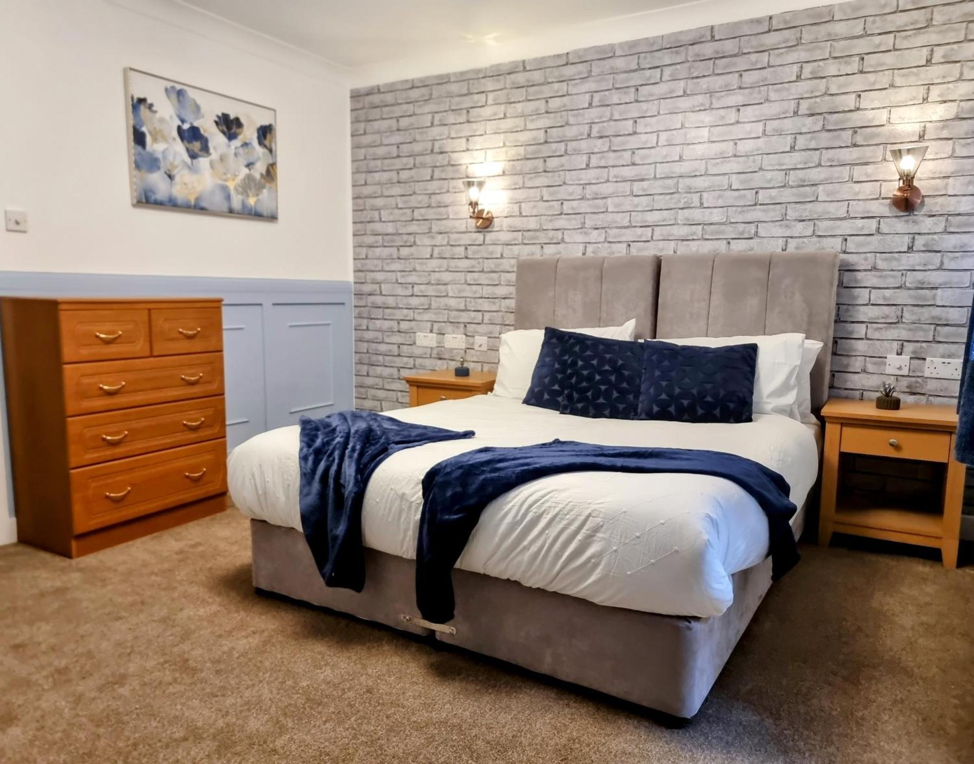 2 Bed Entire House In London Easy Acces To London Holiday home *