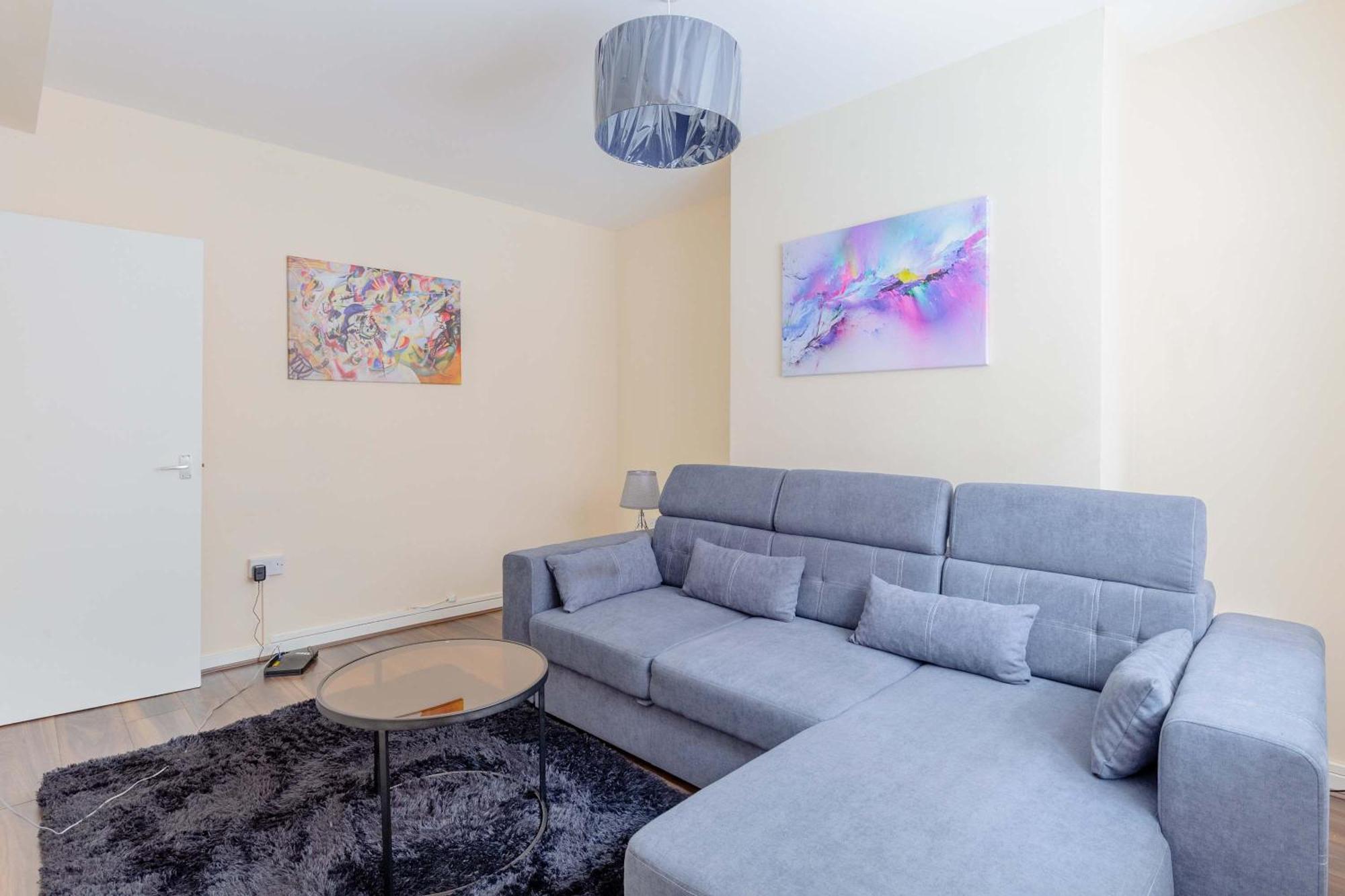 Stylish 1bd Flat Near Iconic Landmarks Apartment London
