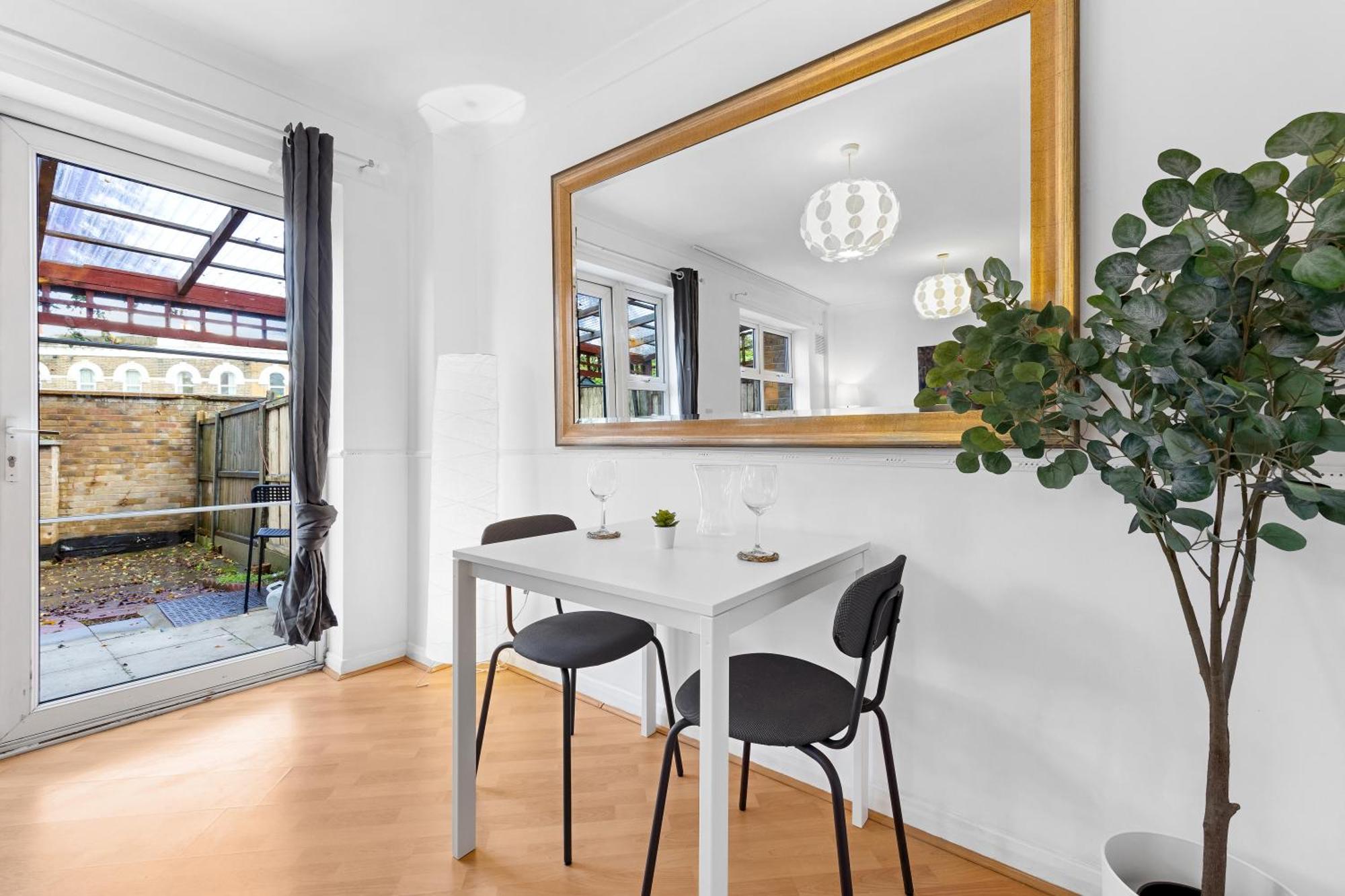 Cozylease 3br In Canary Wharf,garden,gym,workspace Holiday home