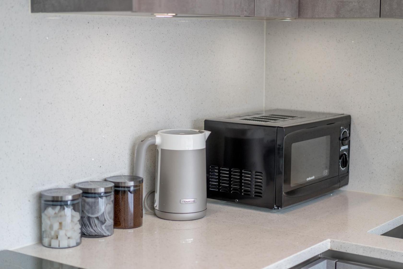 Urban Escape - Spacious 3-bedroom Close To Canary Wharf Holiday home