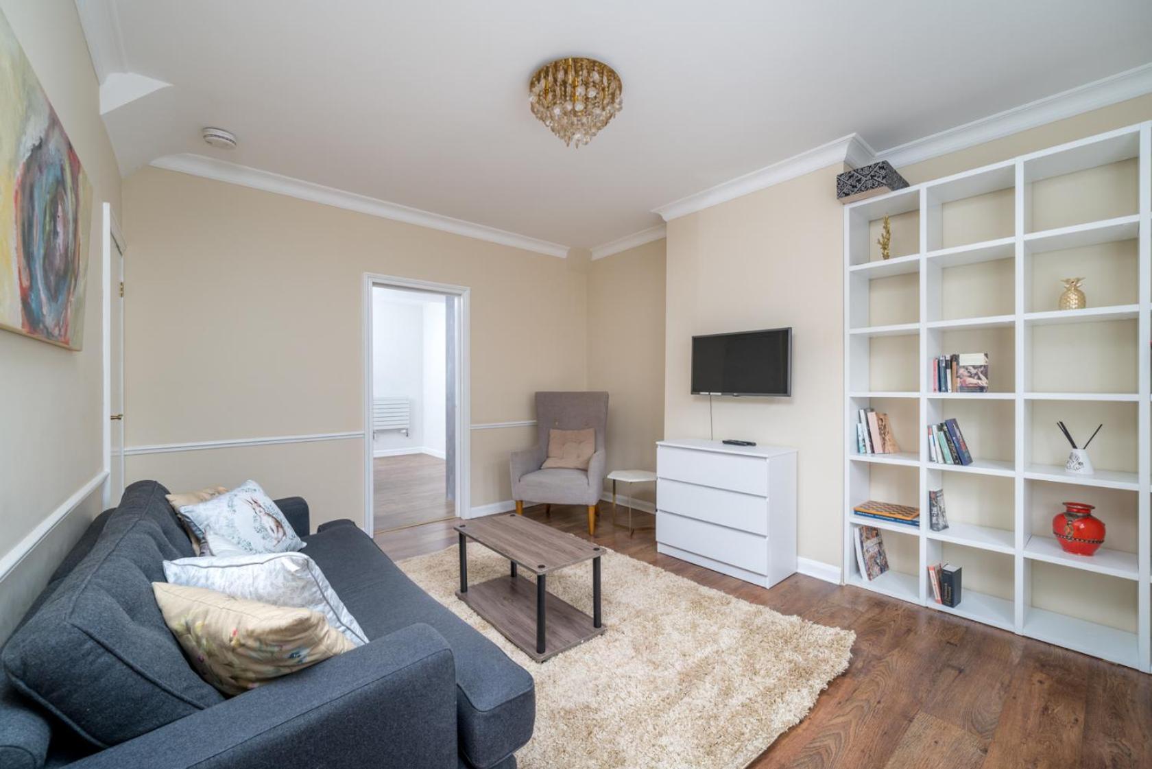 Urban Escape - Spacious 3-bedroom Close To Canary Wharf Holiday home London