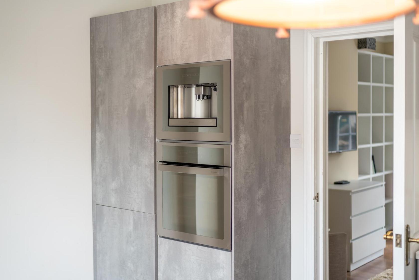 Urban Escape - Spacious 3-bedroom Close To Canary Wharf London