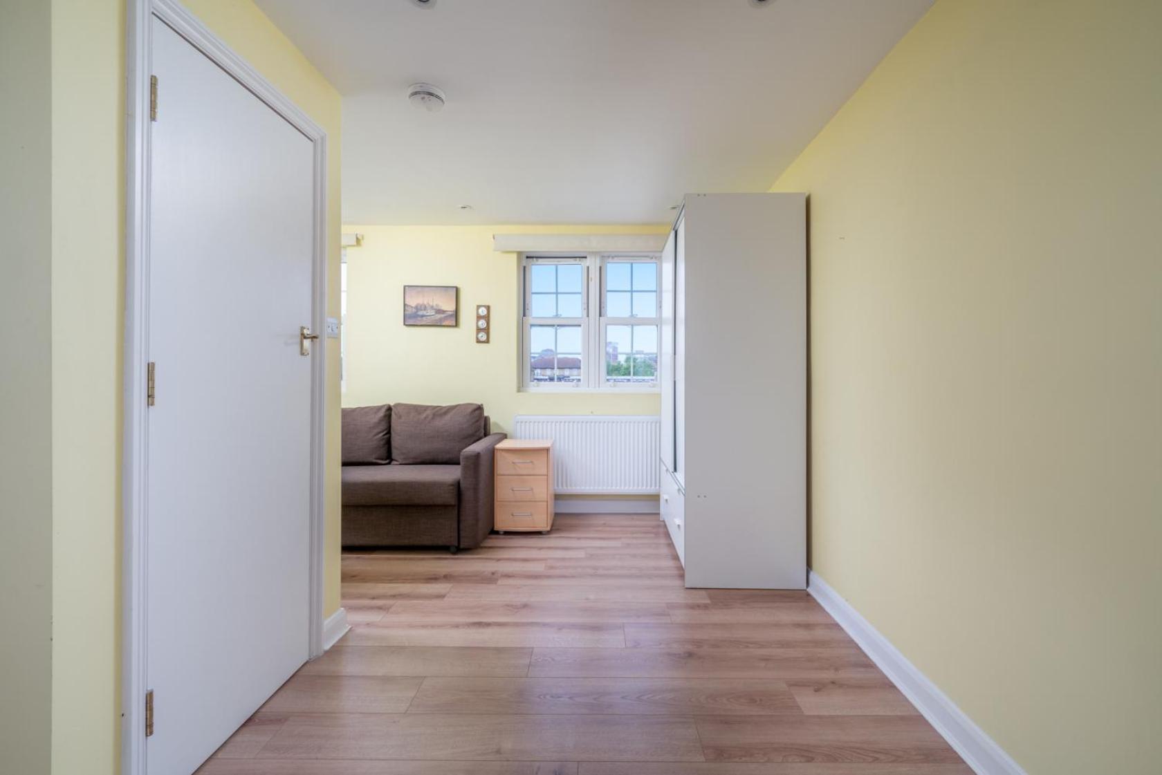 Holiday home Urban Escape - Spacious 3-bedroom Close To Canary Wharf London