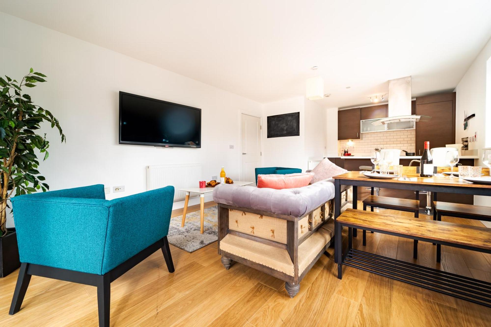 Chic Near Tower Hill With A Gym Apartment *