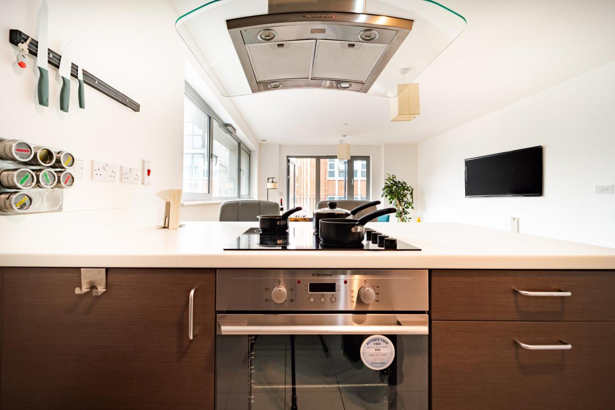 Chic Near Tower Hill With A Gym Apartment *