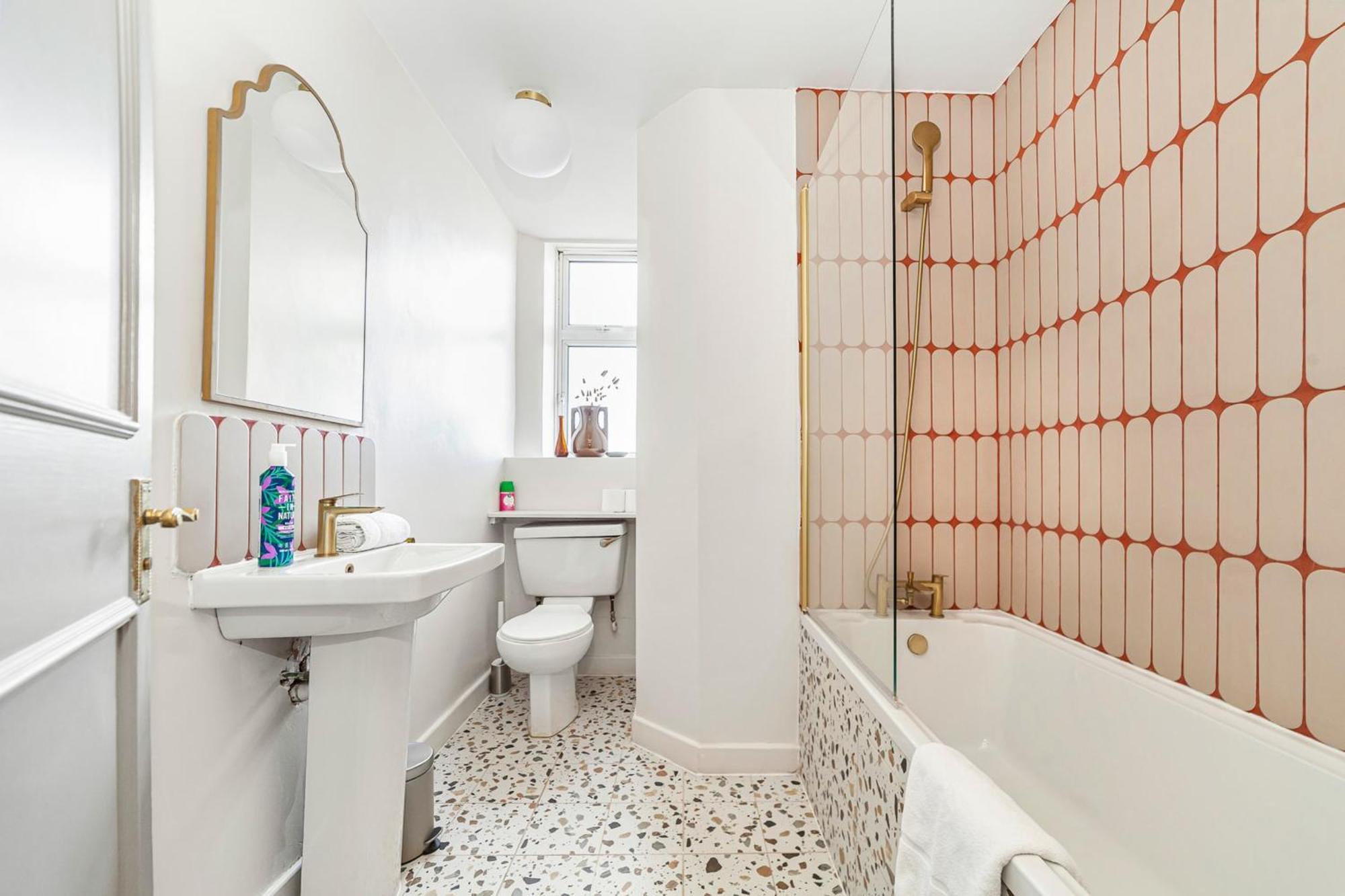 Chic Flat With Stunning Views * London