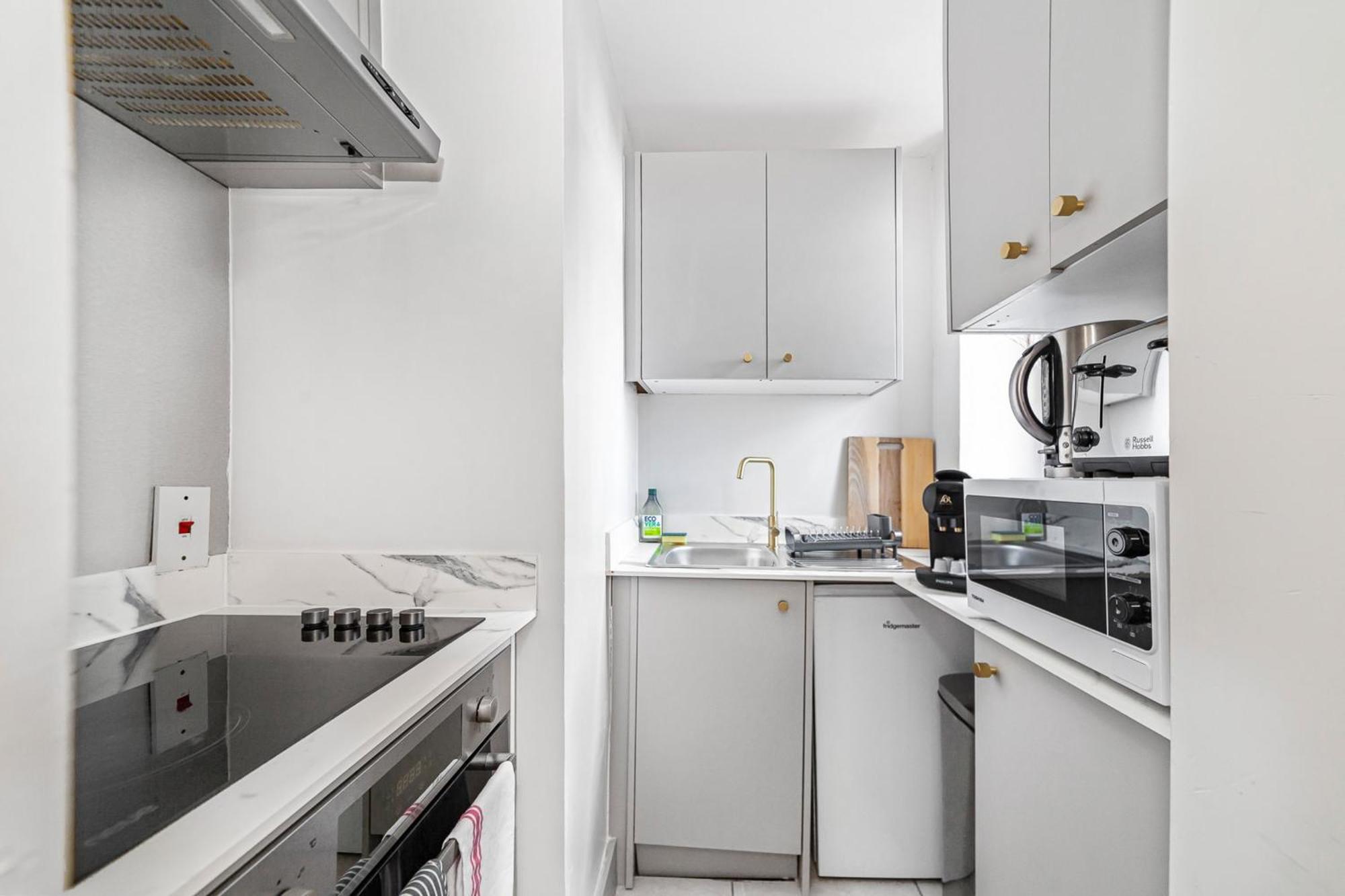 Chic Flat With Stunning Views * London