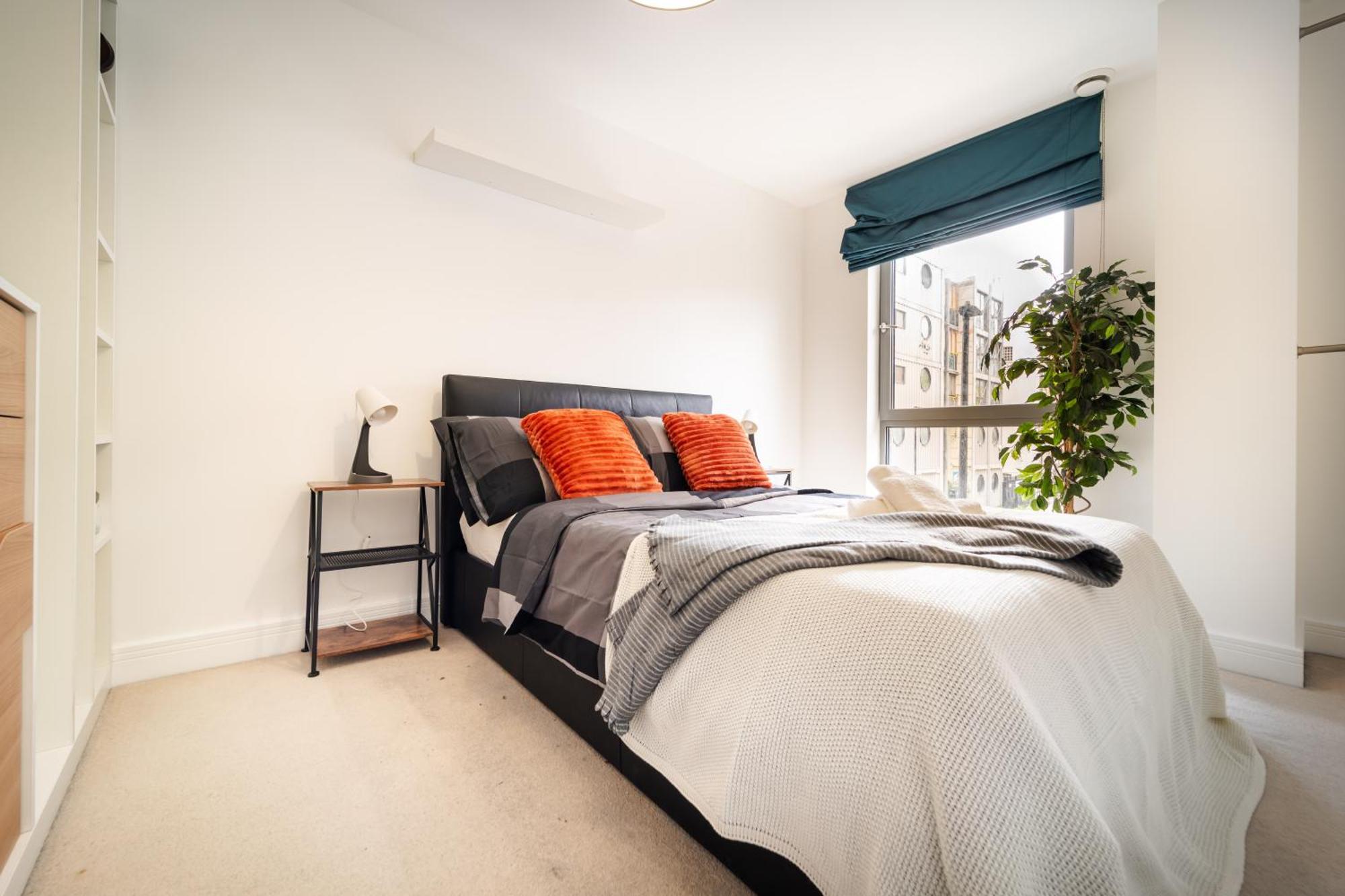 Chic Near Tower Hill With A Gym Apartment *