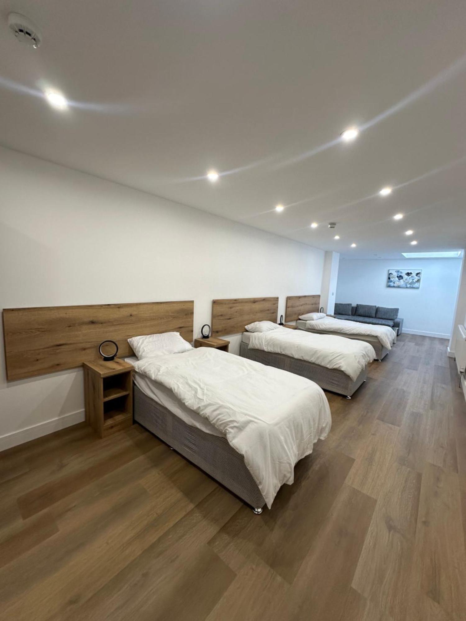 Ah Livings Apartment London
