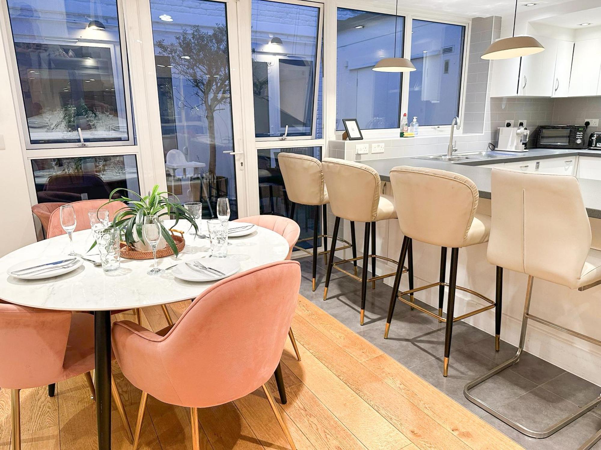 Chic 3 Bedroom Flat With Private Terrace In Holloway Near Finsbury Park Leilighet London