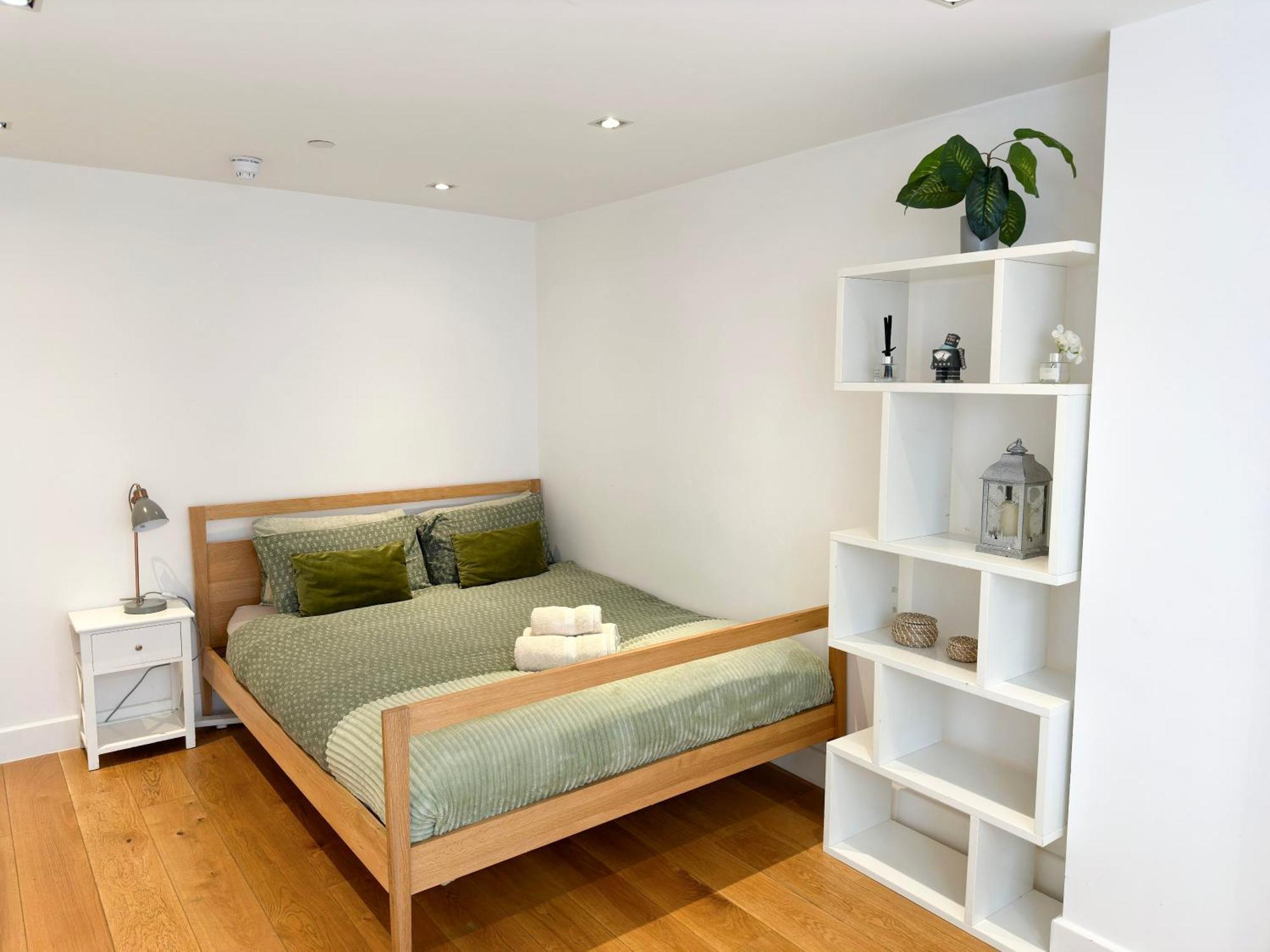 Chic 3 Bedroom Flat With Private Terrace In Holloway Near Finsbury Park Leilighet London