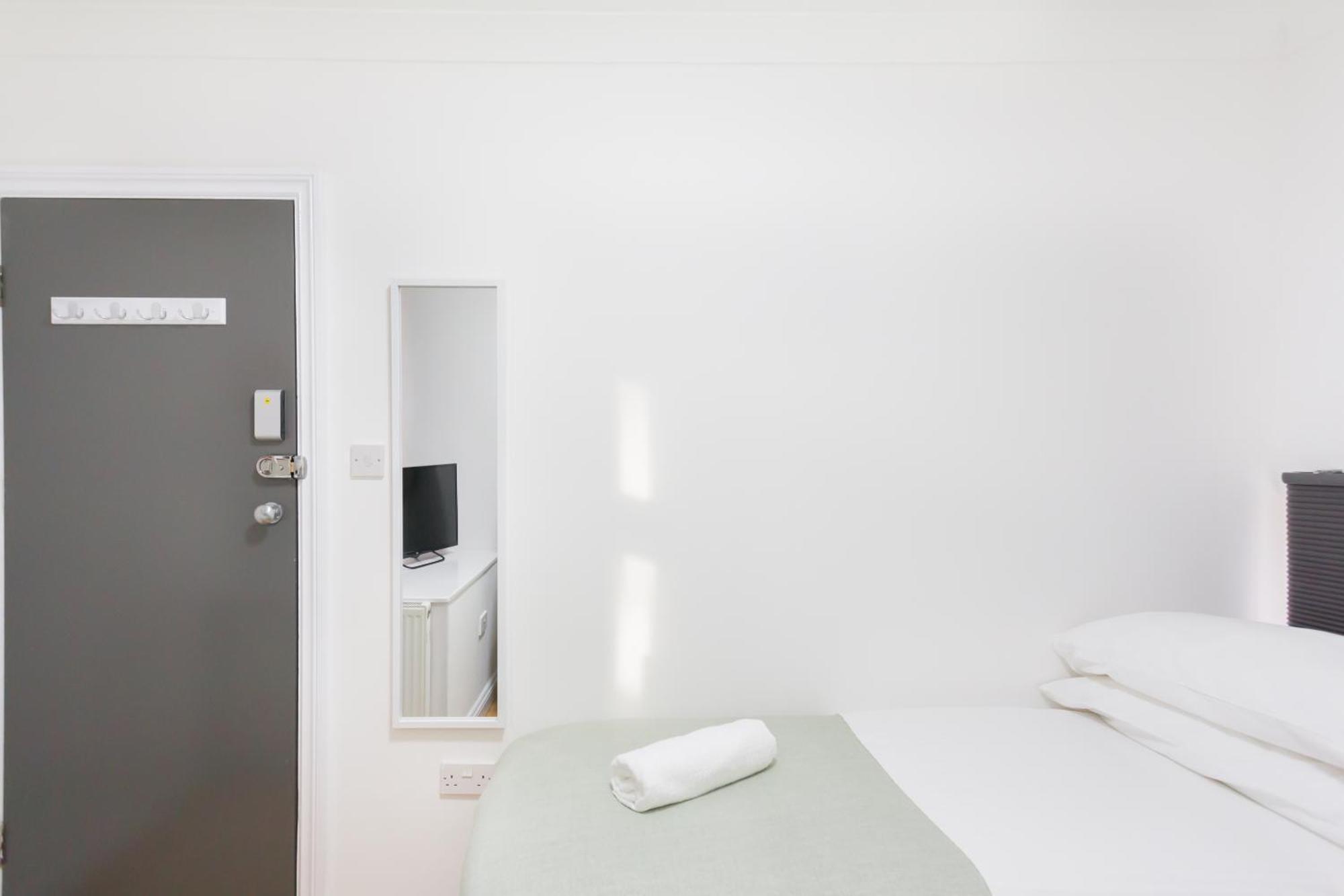 Studio9 - Next To Emirates Stadium - Budget With Shared Bathroom Guest house