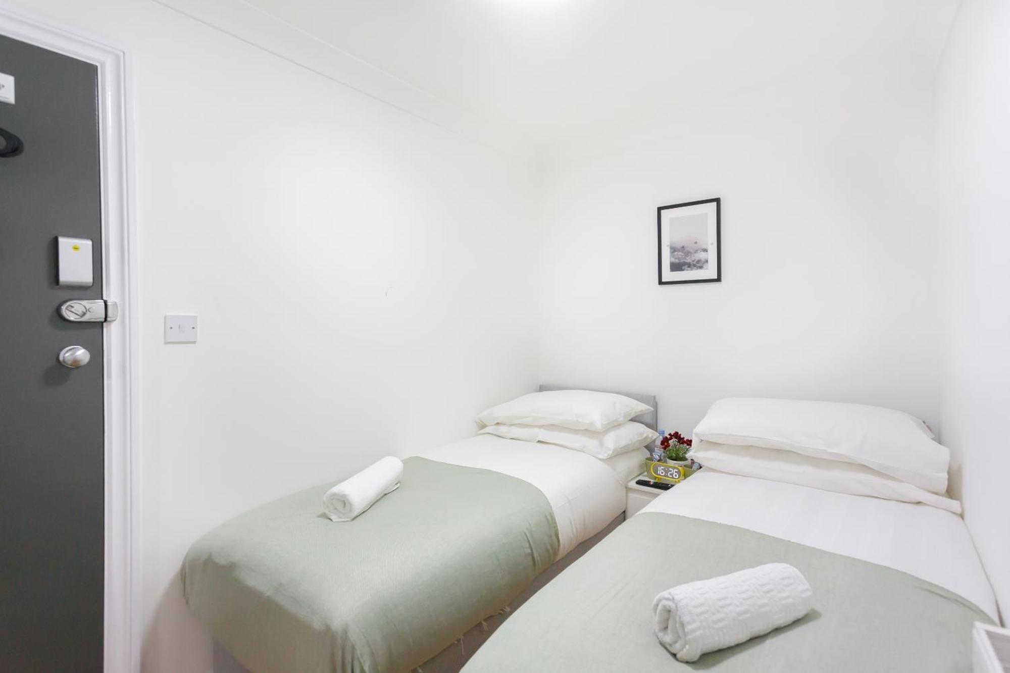 Guest house Studio9 - Next To Emirates Stadium - Budget With Shared Bathroom