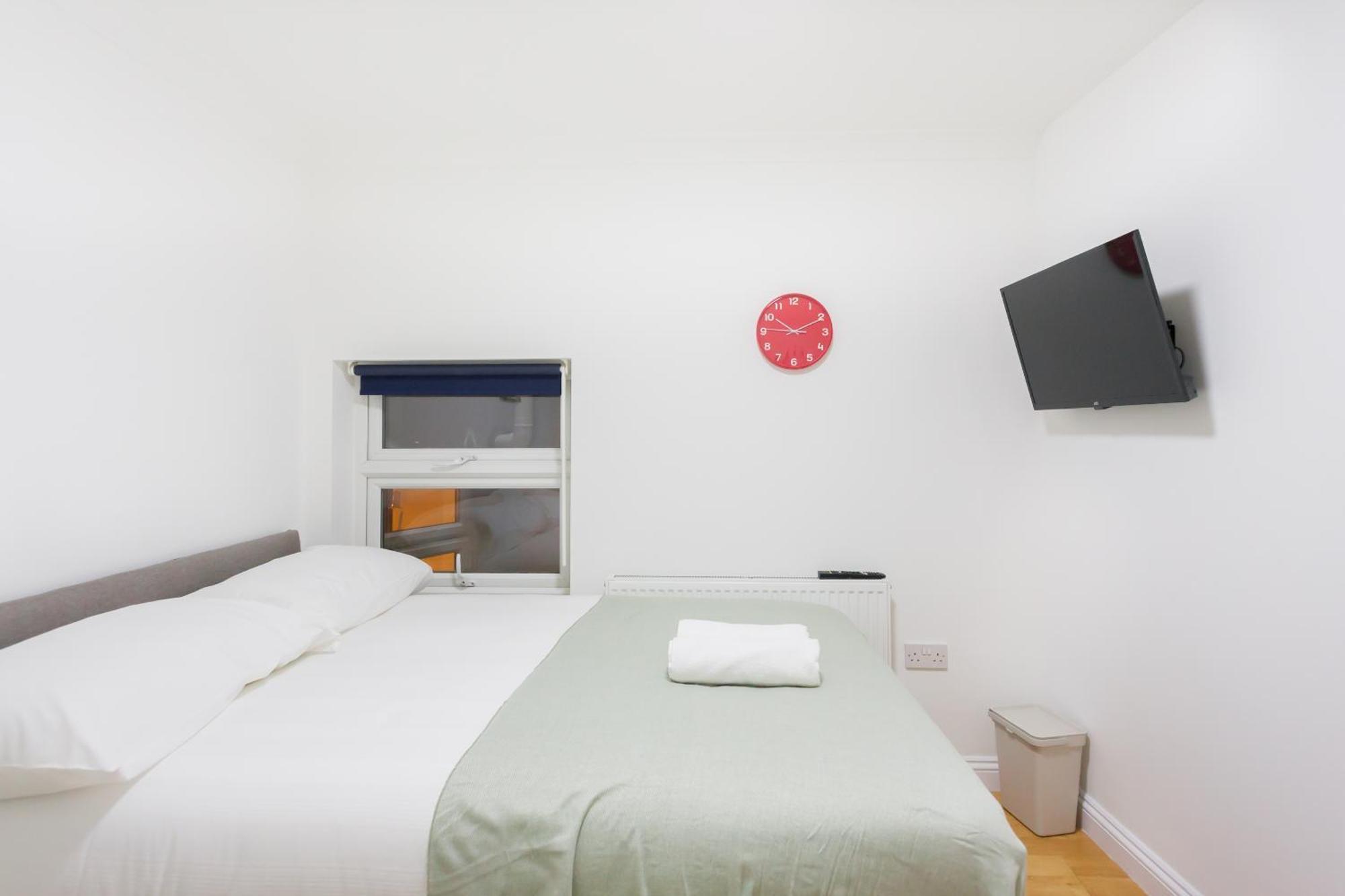 Guest house Studio9 - Next To Emirates Stadium - Budget With Shared Bathroom London