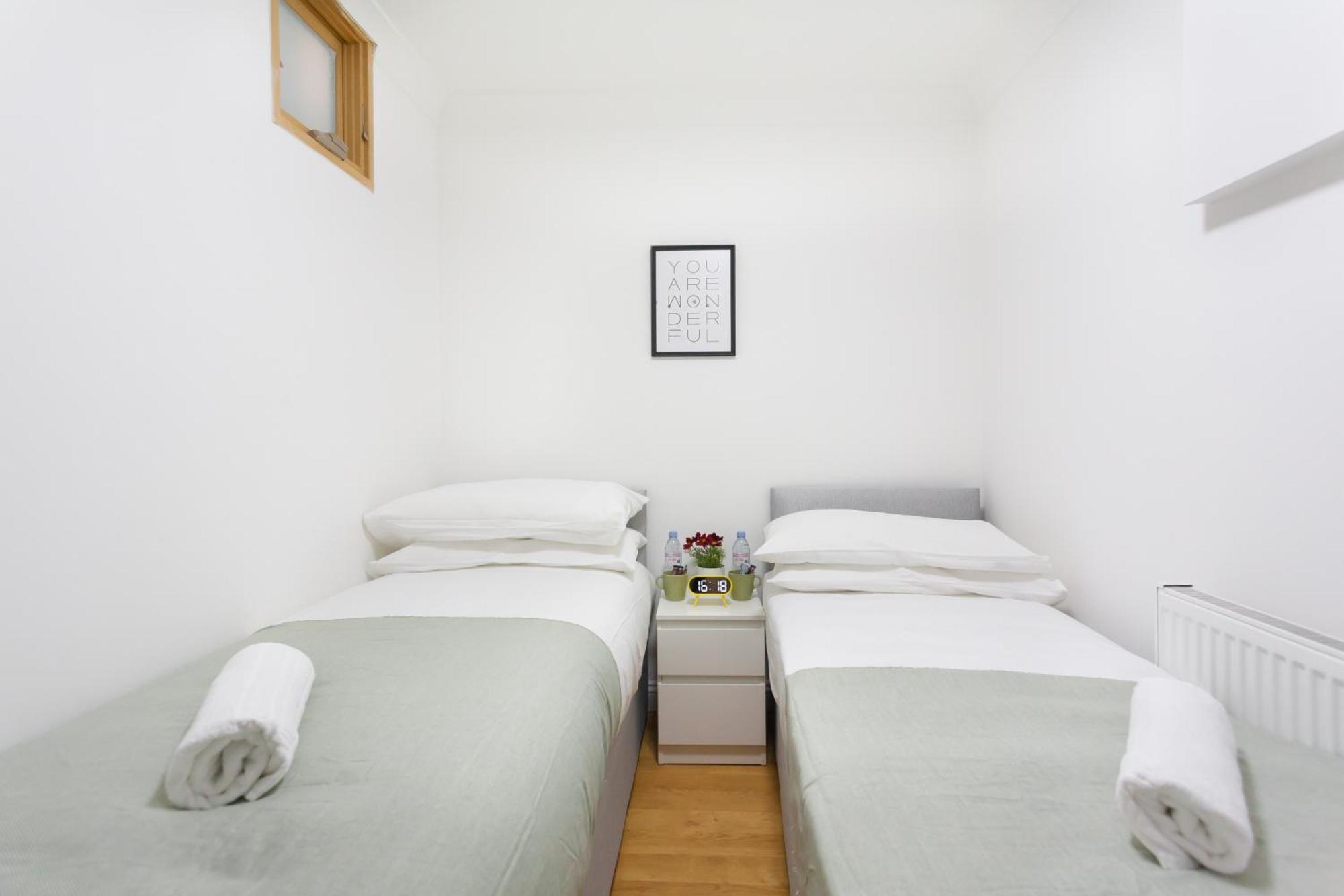Guest house Studio9 - Next To Emirates Stadium - Budget With Shared Bathroom London