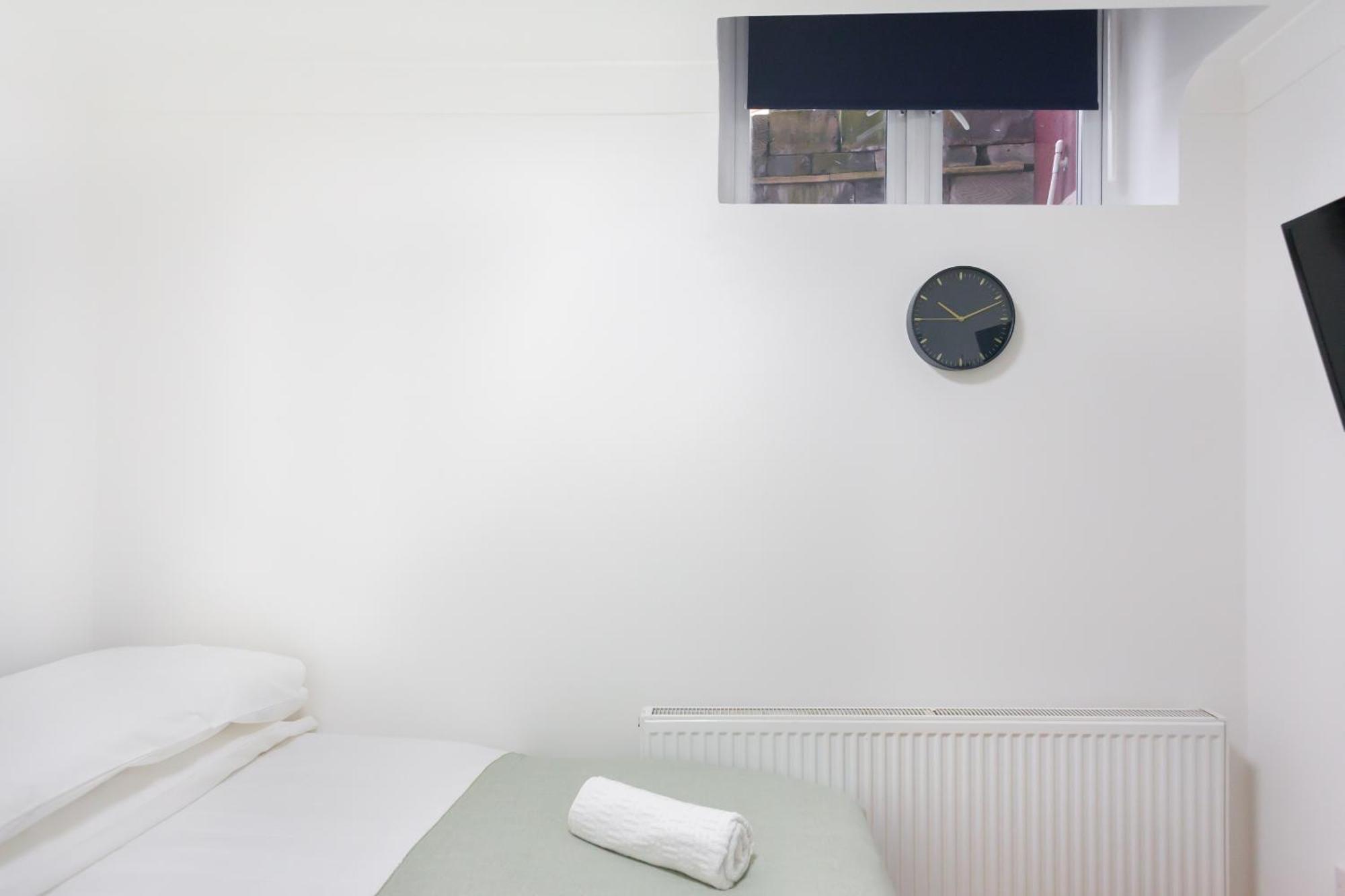 Studio9 - Next To Emirates Stadium - Budget With Shared Bathroom *