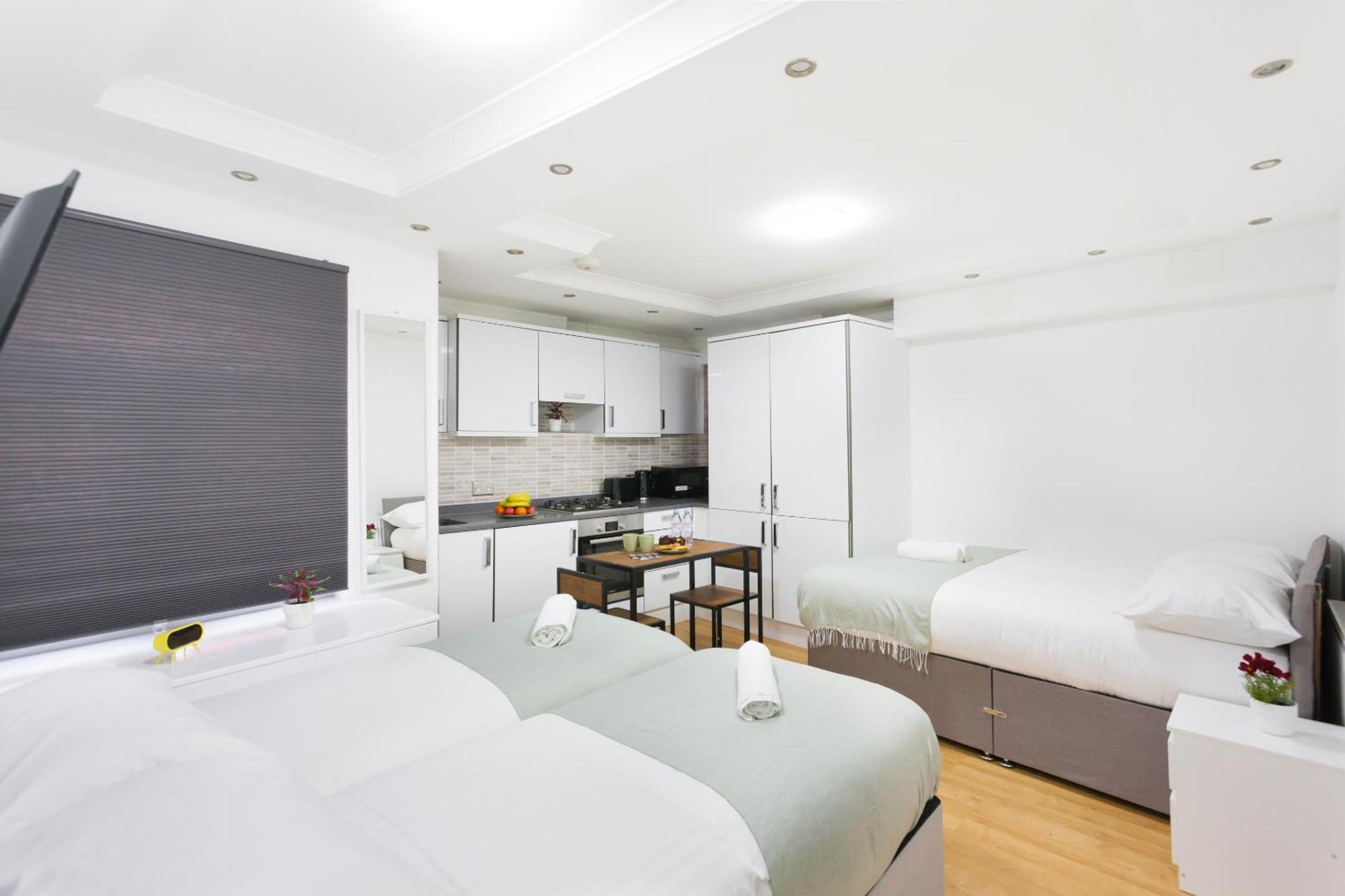 Studio9 - Next To Emirates Stadium - Budget With Shared Bathroom Guest house London