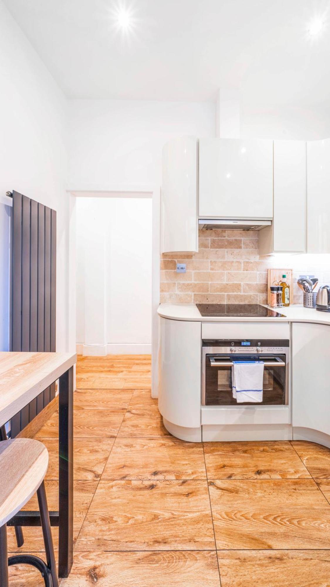 Apartment Immaculate With Garden-30 Mins To London