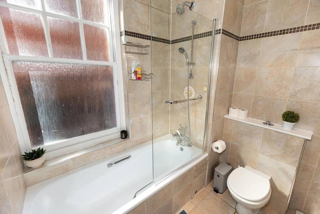 Appartement Discover 2 Bedroom In Kensington Londen