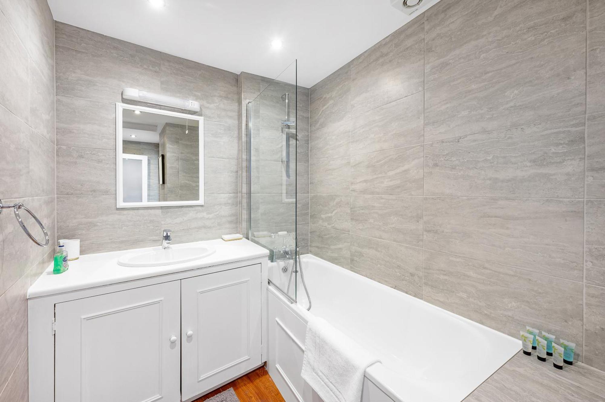 Apartment 1bed Flat In Earl's Court