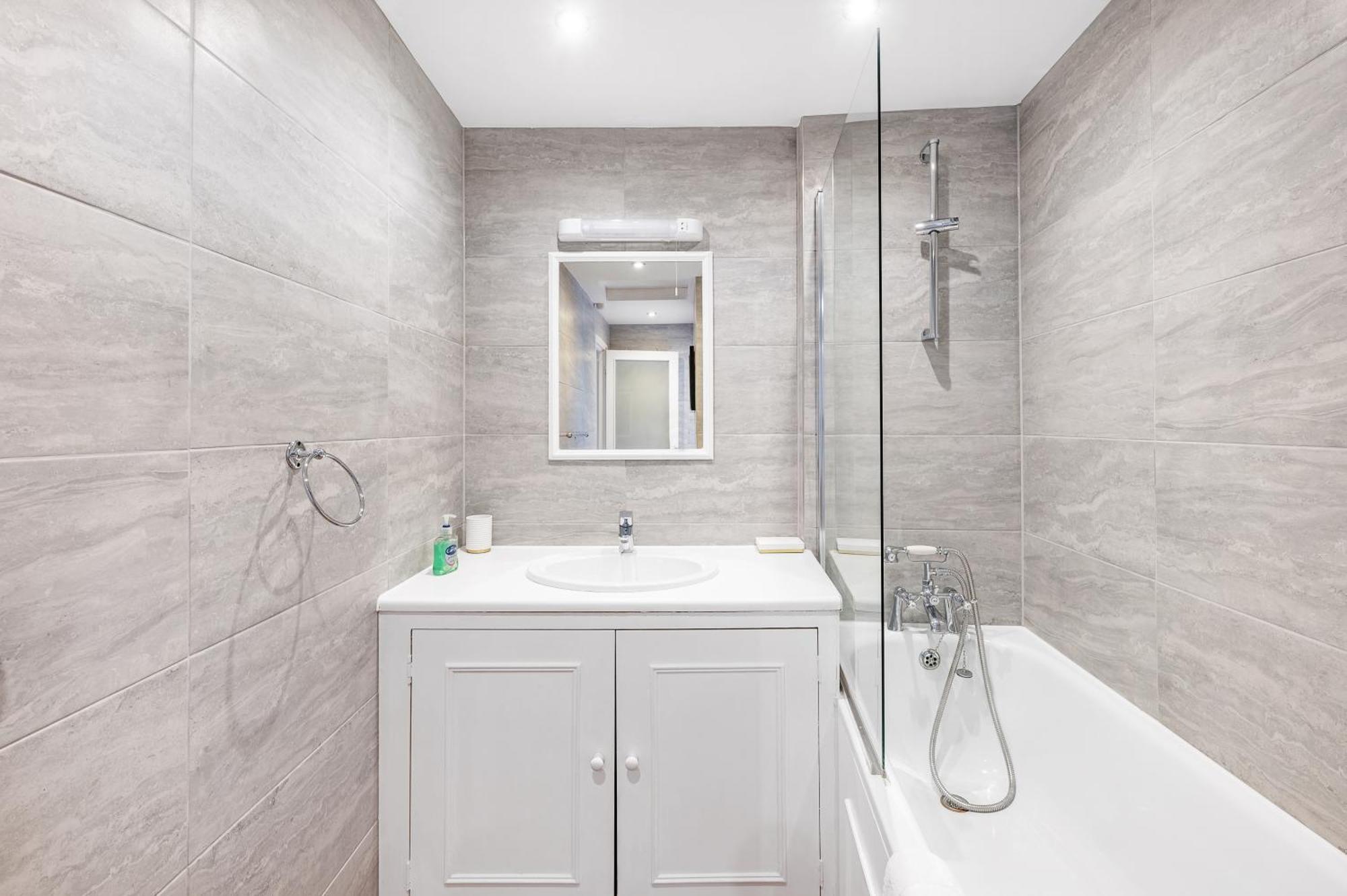 1bed Flat In Earl's Court Apartment *